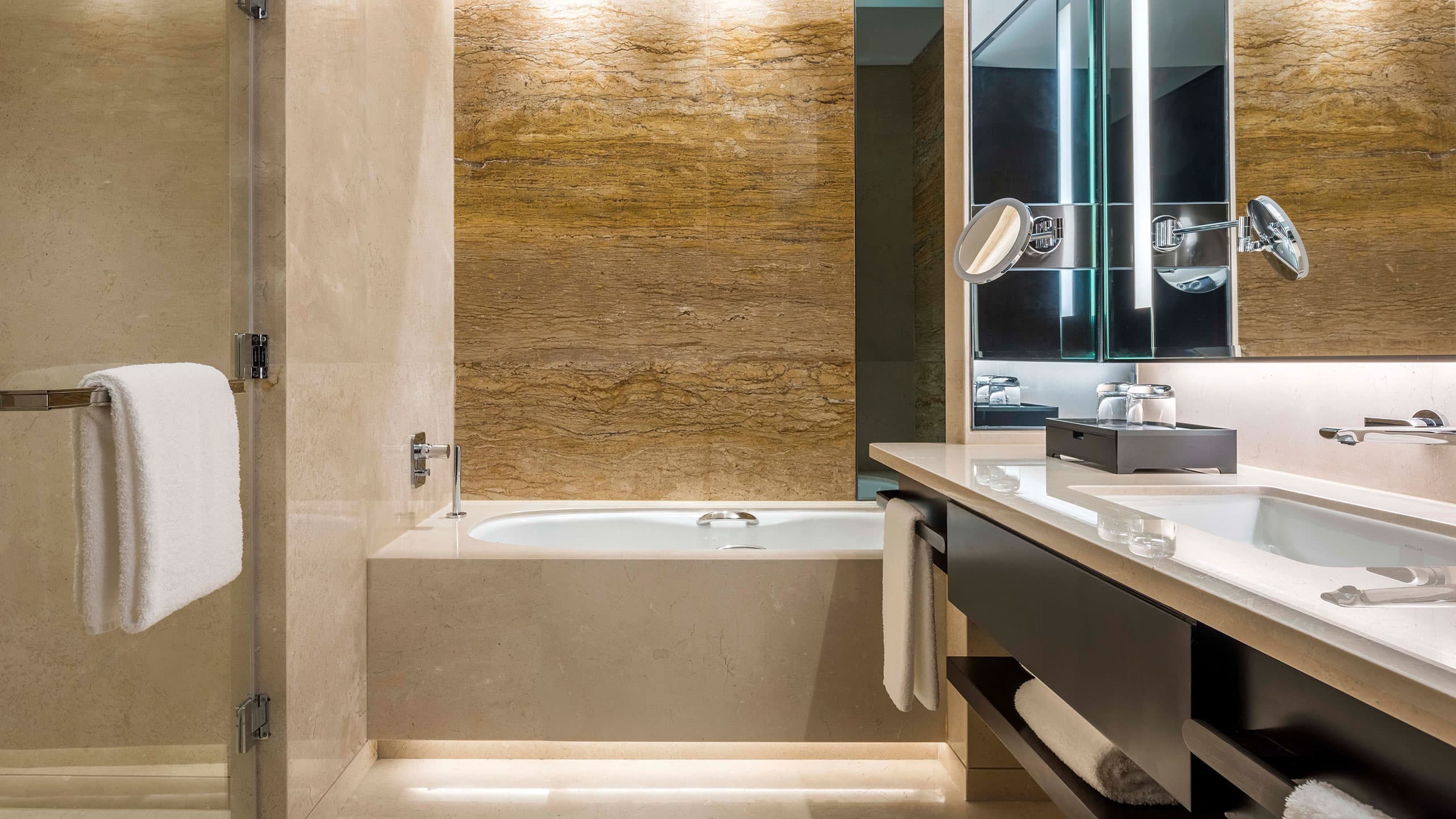 Hyatt Regency Shanghai Global Harbor - Image 3