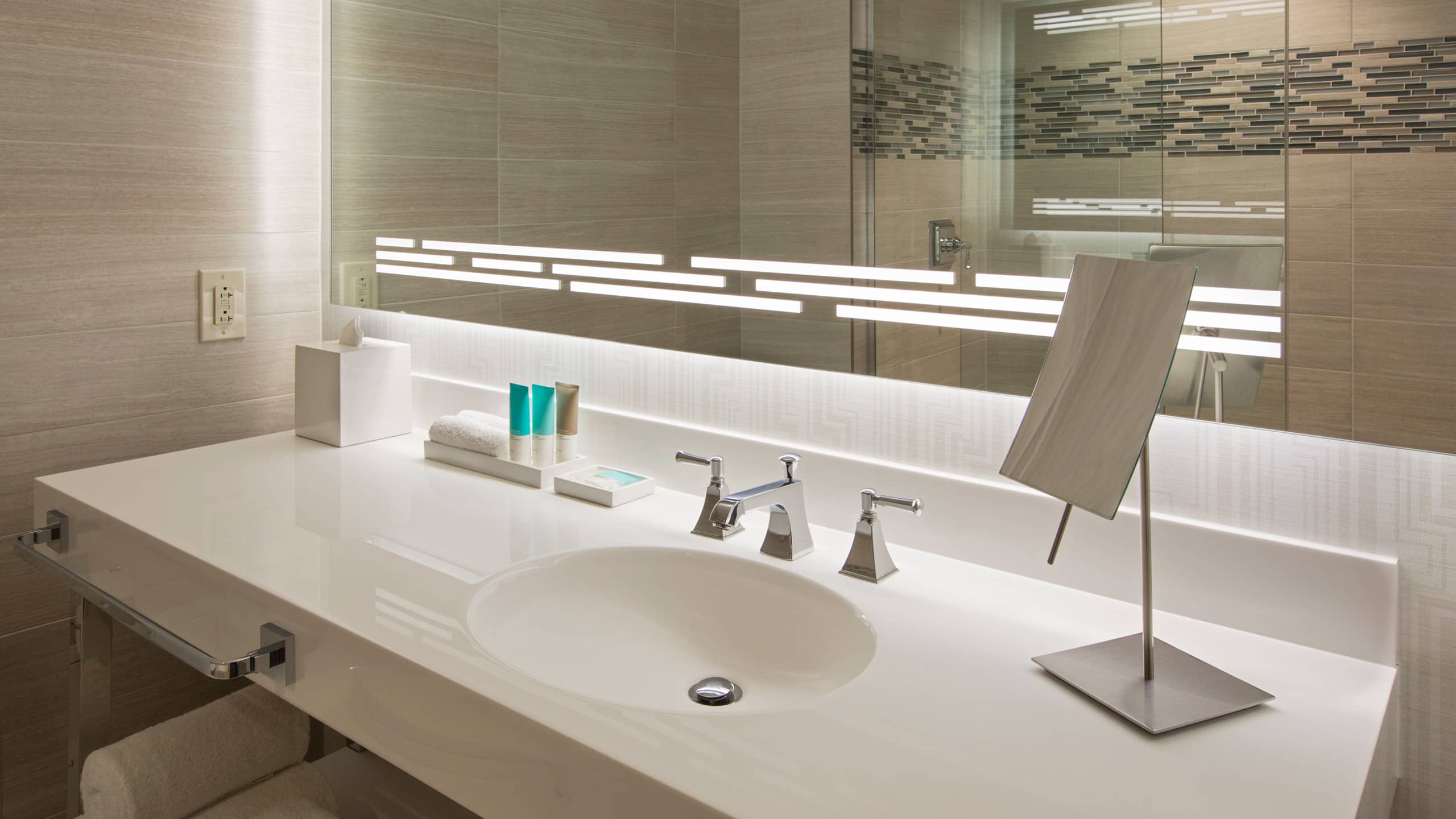 1 King Bed - Image 2