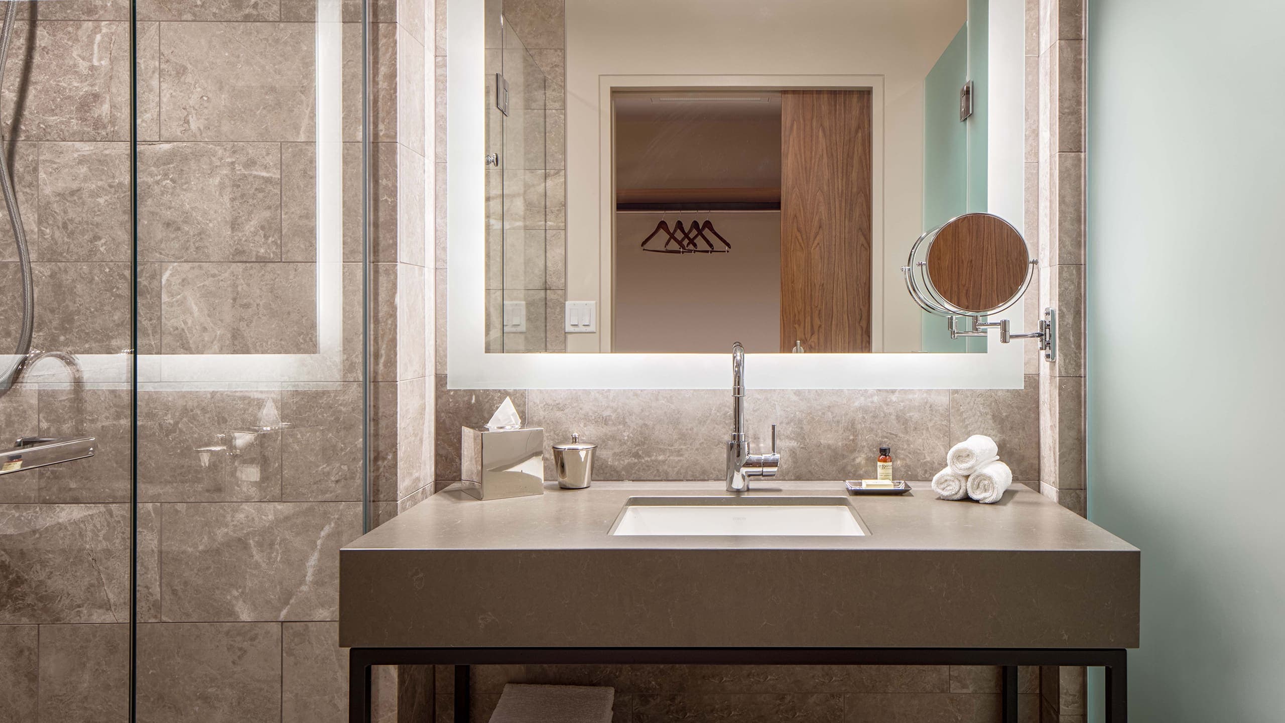 1 King Bed - Image 2