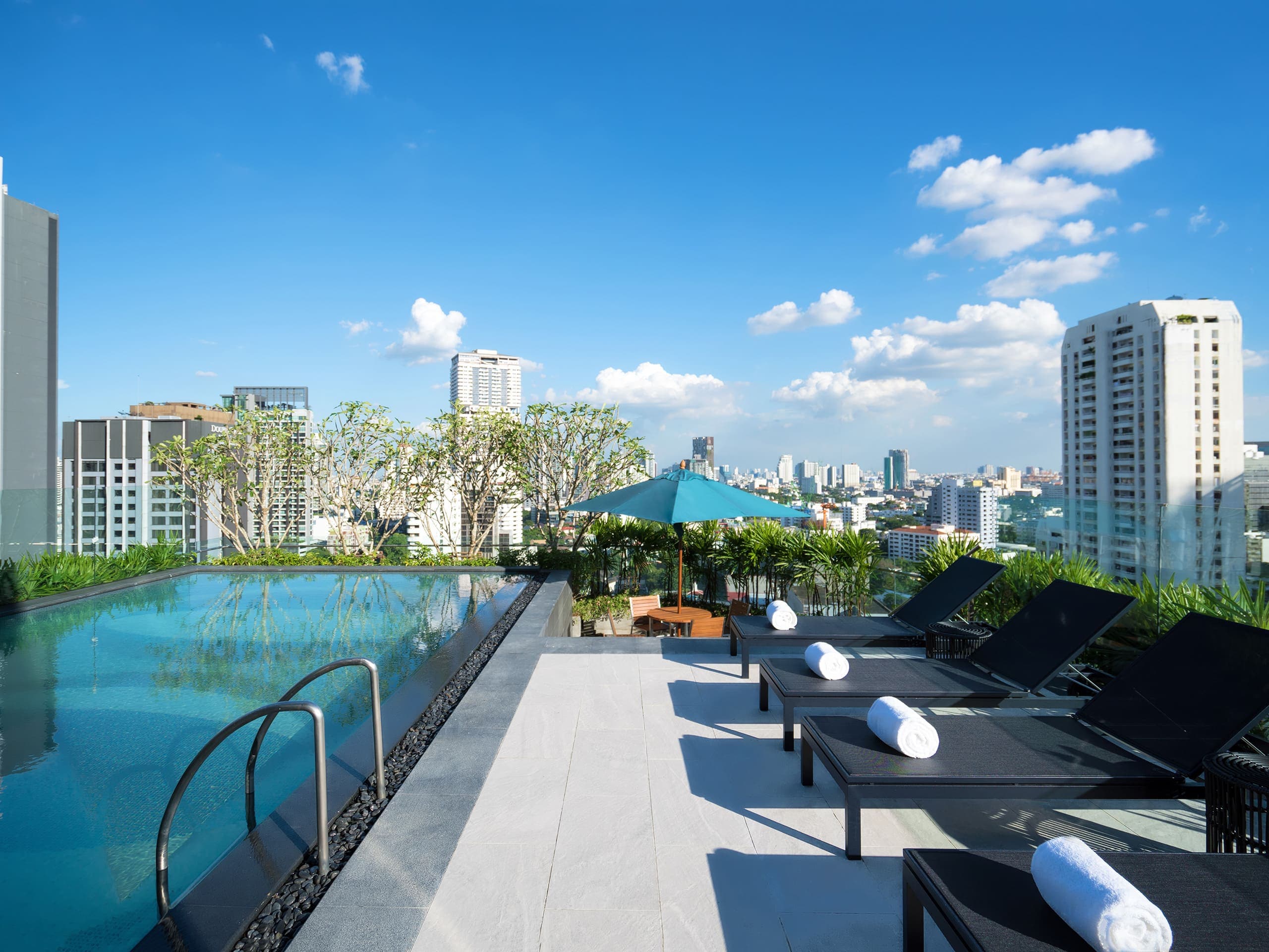 Hyatt Place Bangkok Sukhumvit 24 - Image 1