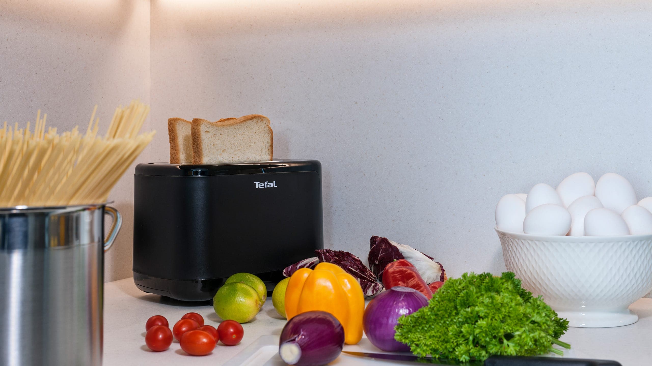 One Bedroom Suite with 2 Twin Beds a Kitchenette and a Sofabed - Image 5