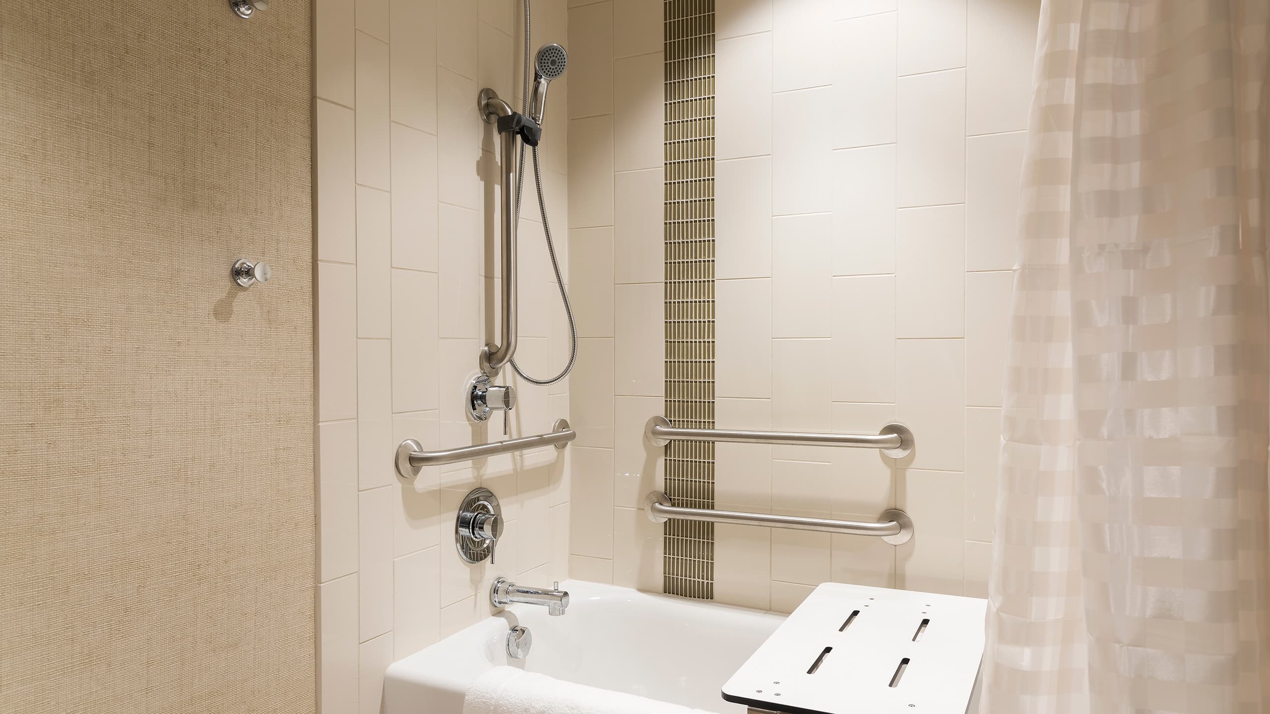 Accessible | King Bed/Tub (Plus Sofa Bed) - Image 2