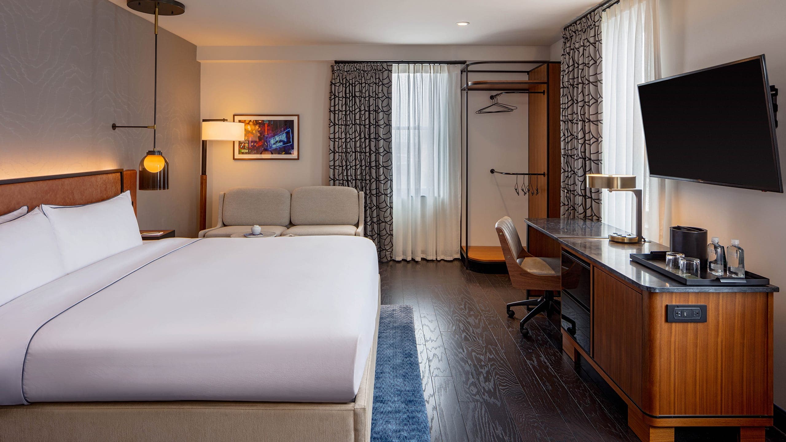 One King-Bedroom Suite - Image 2