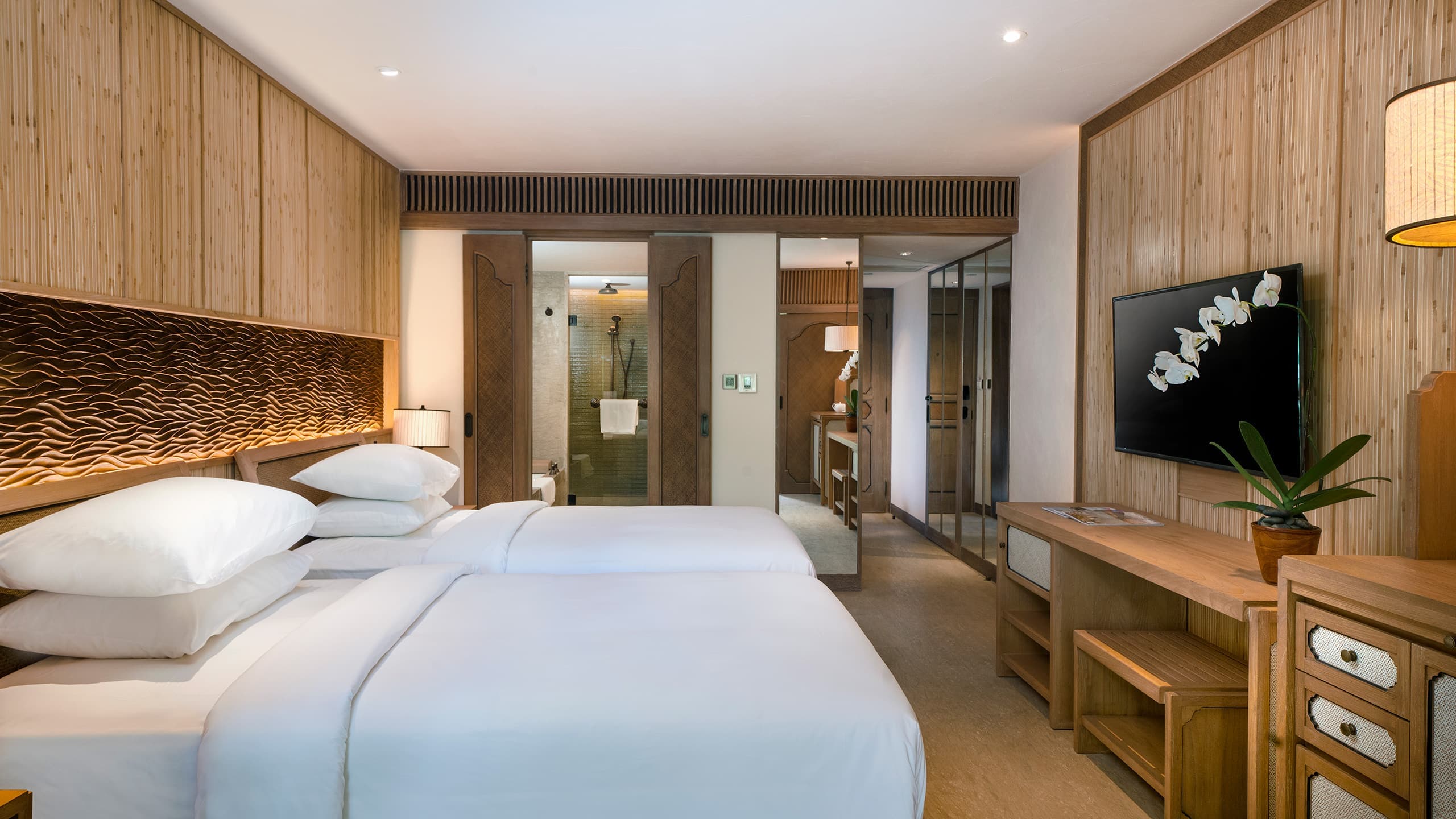 2 Twin Beds - Image 1