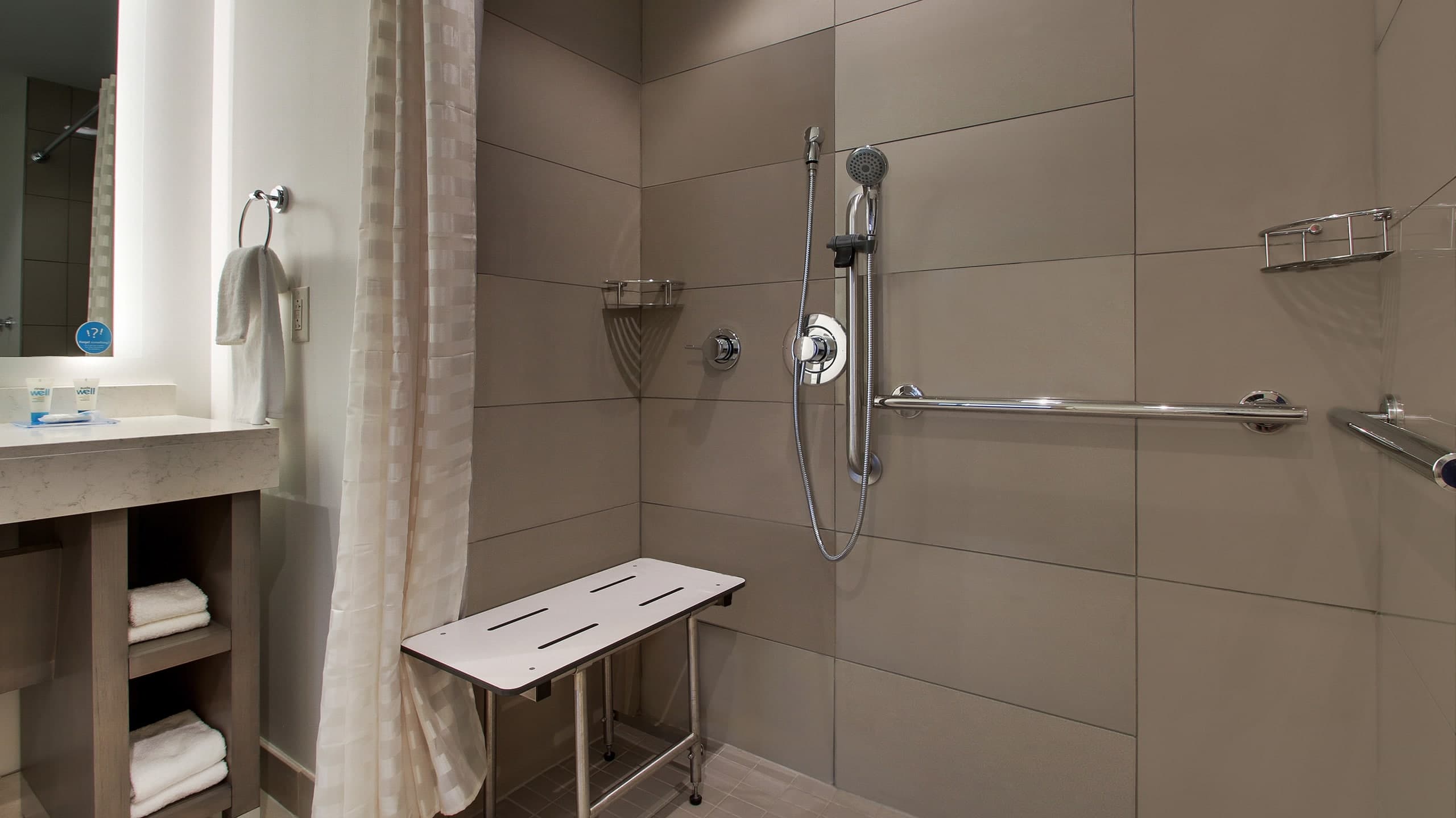 Accessible Den Guestroom/Roll-In Shower | King Bed - Image 3