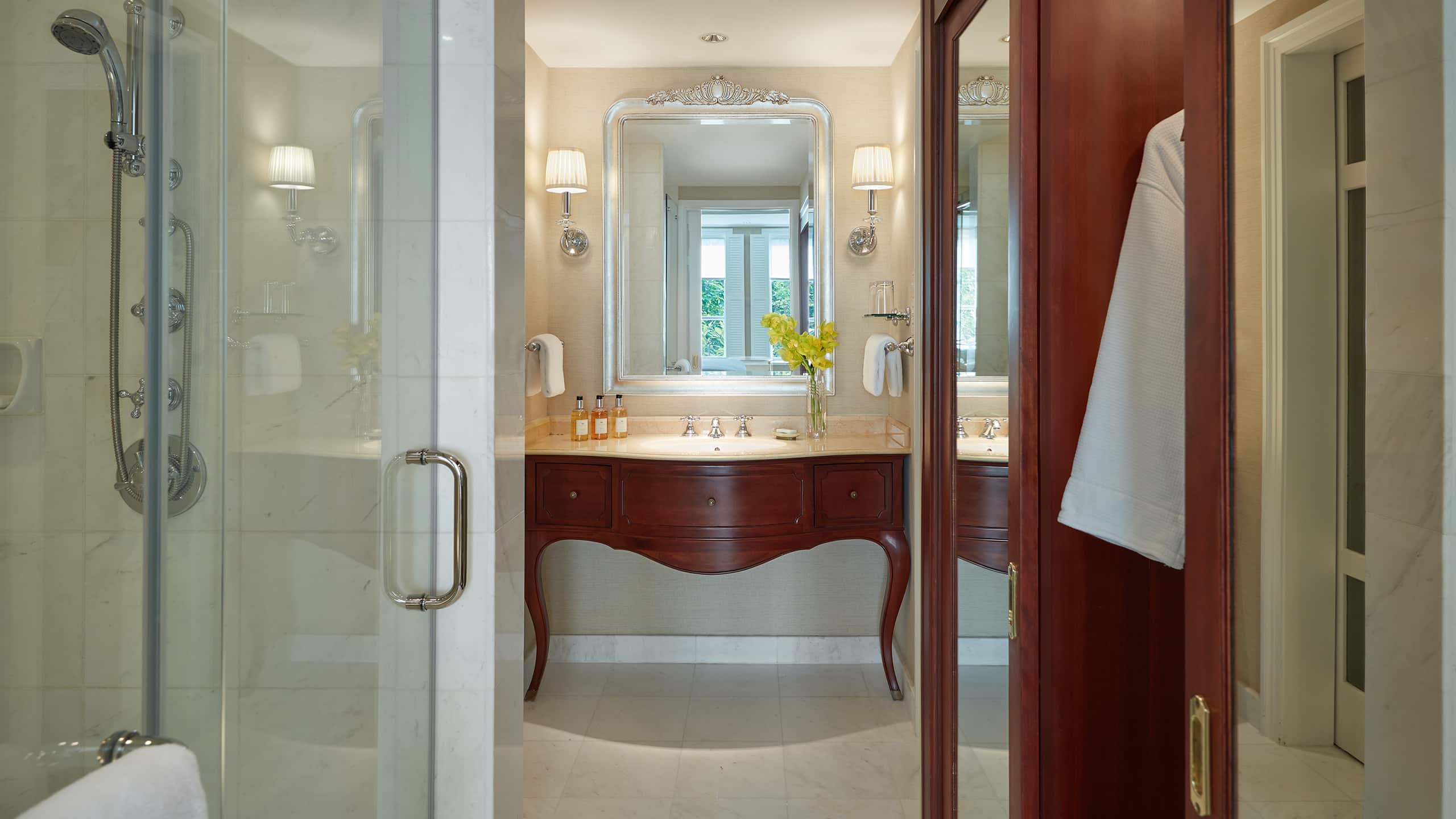 1 King Bed - Image 4