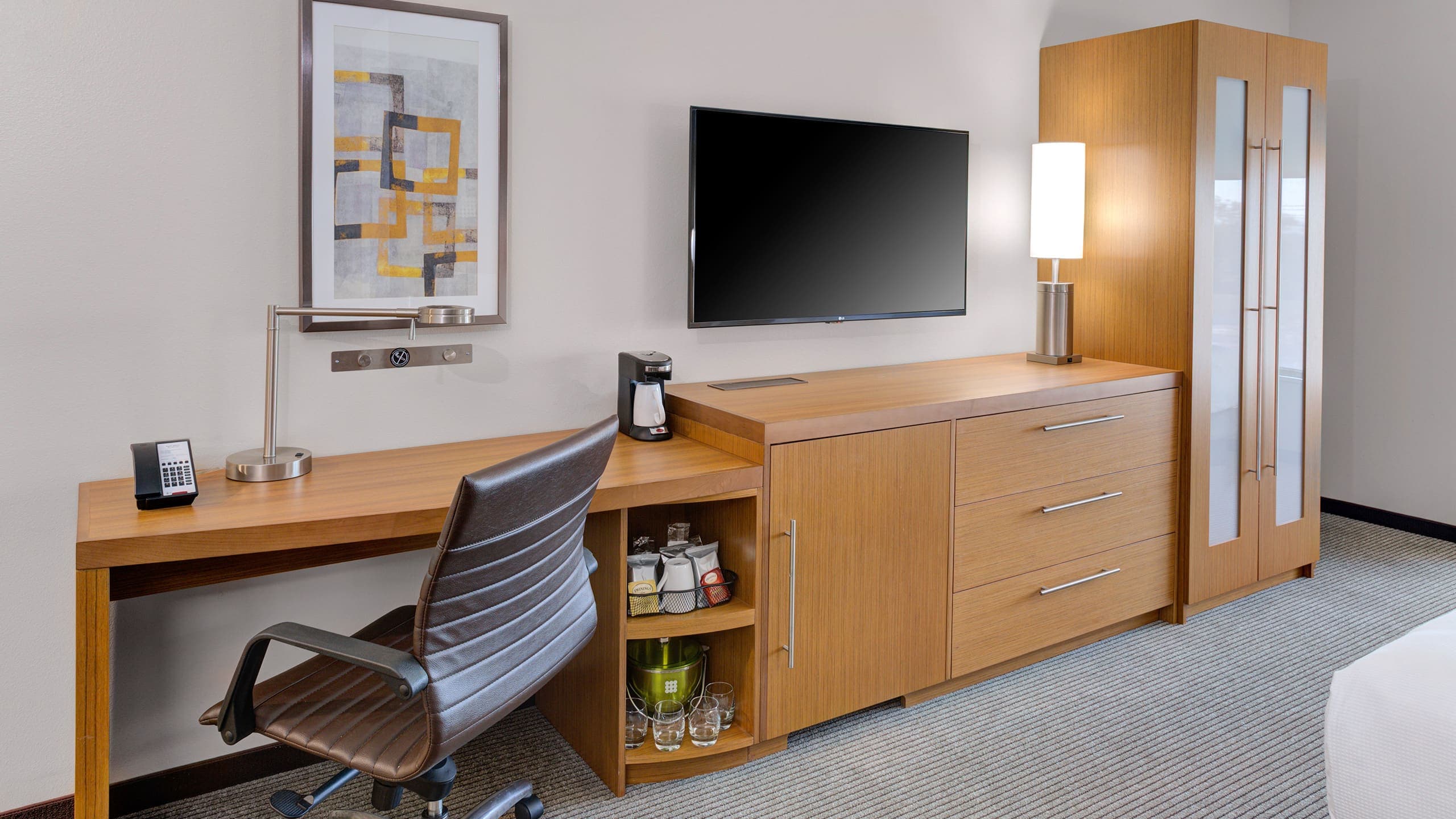 King Bed (with sofa bed) - Image 3