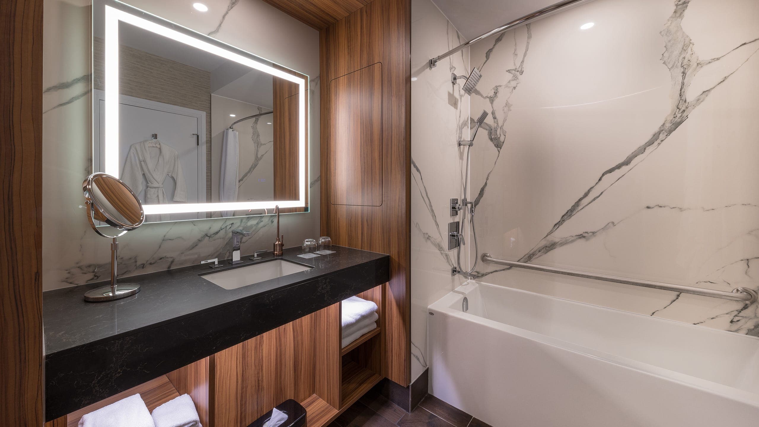 Hyatt Regency Calgary - Image 5