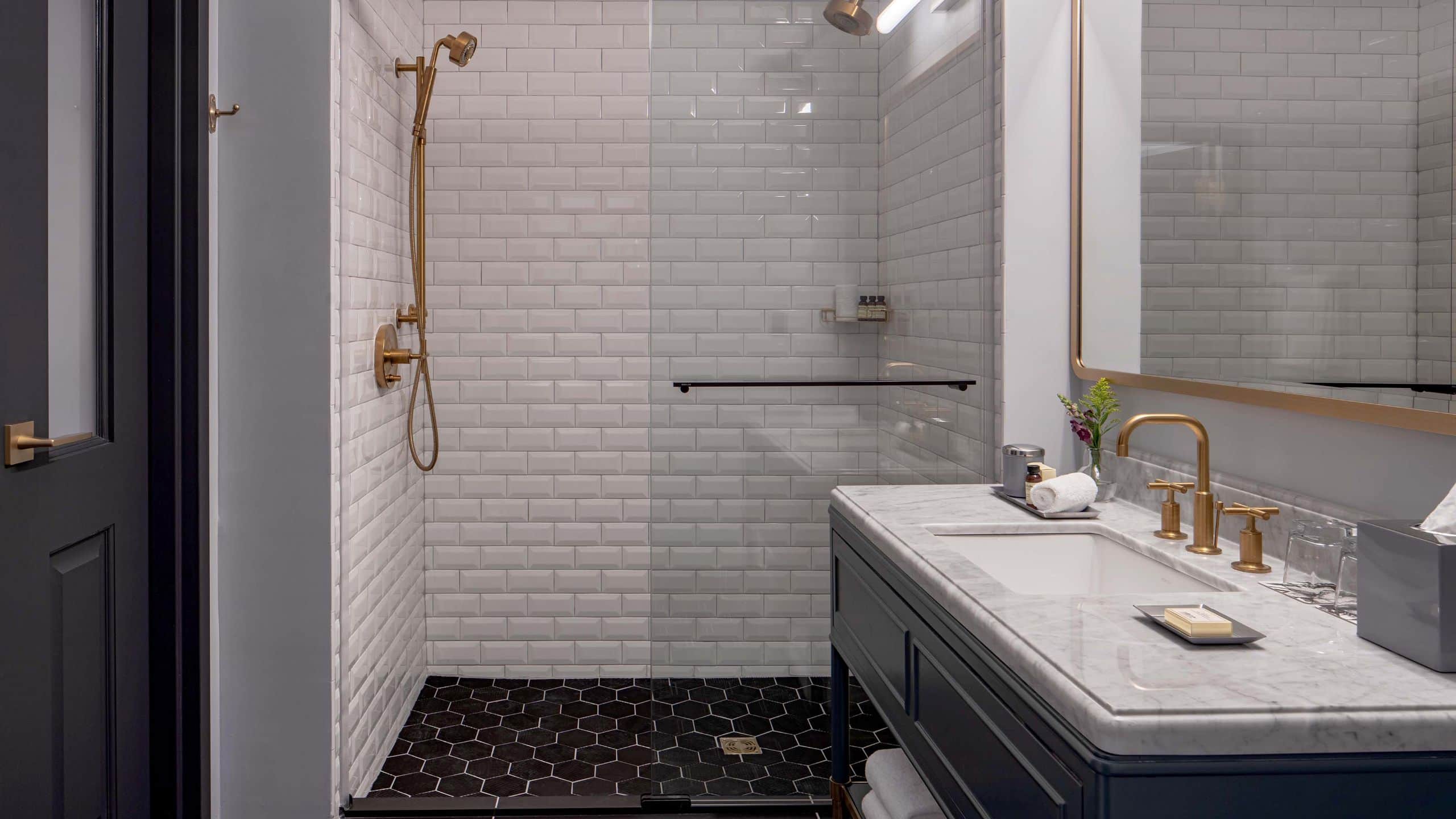 Two Queen Beds - Image 2