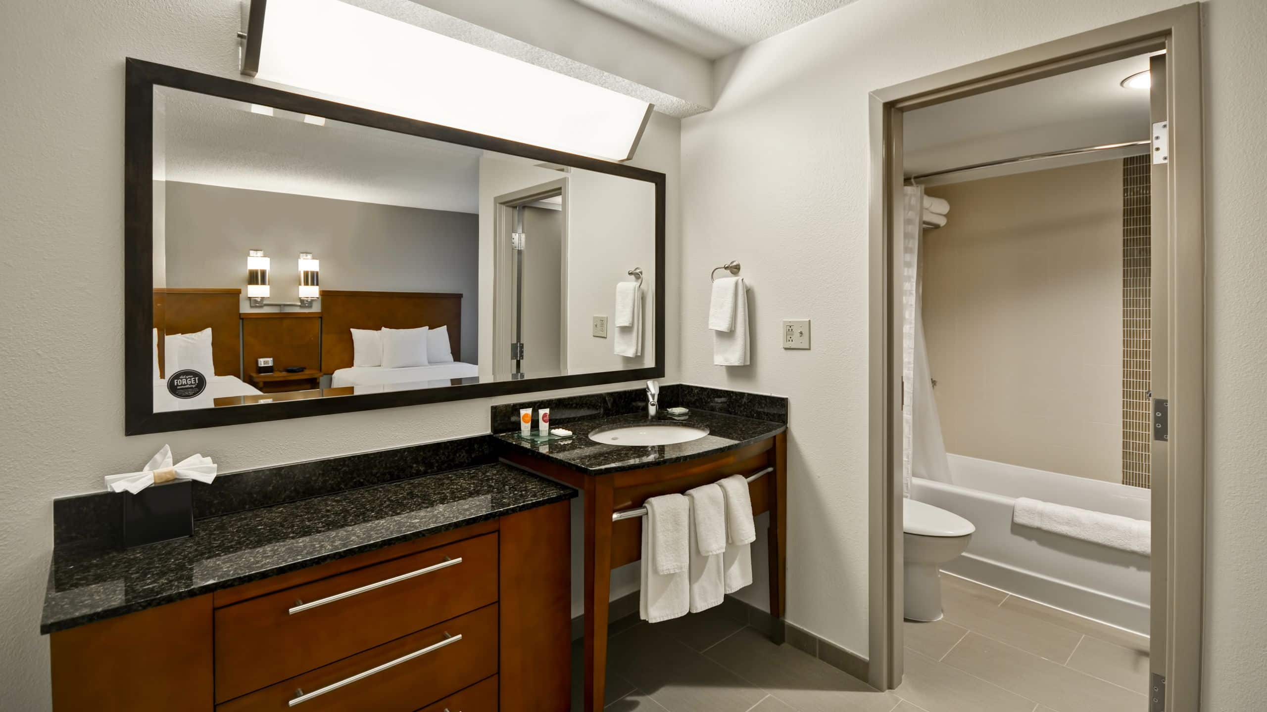 Two Double Beds (with sofa bed) - Image 4