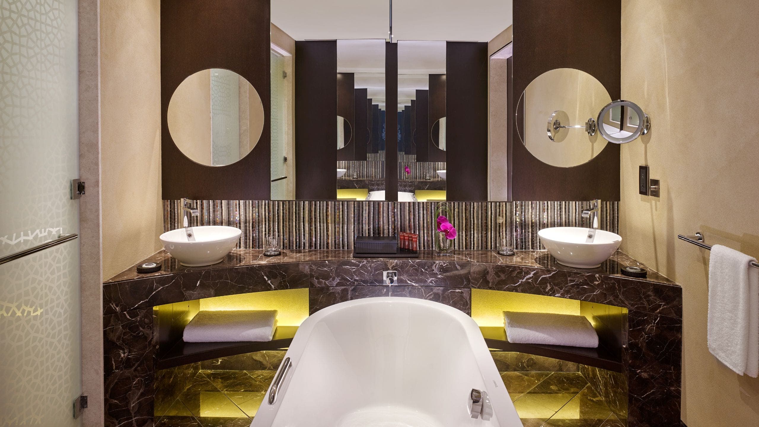 Grand Hyatt Abu Dhabi Hotel & Residences Emirates Pearl - Image 4