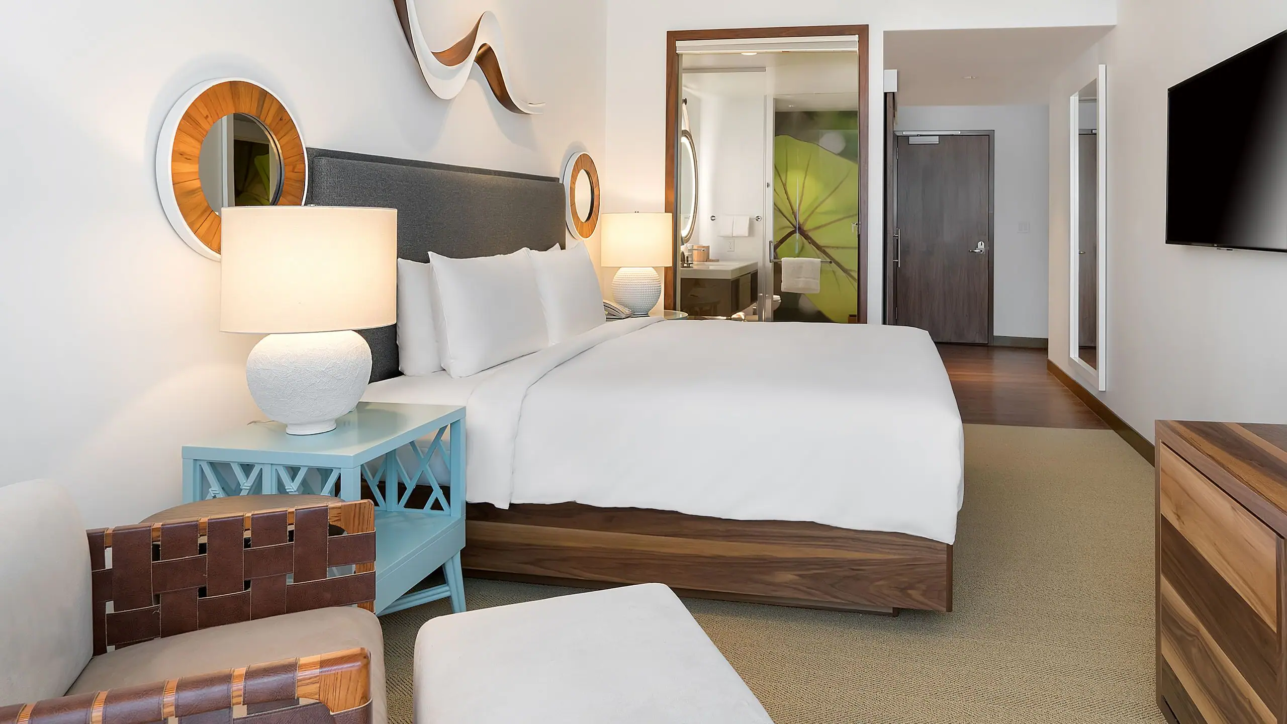 1 King Bed - Image 2