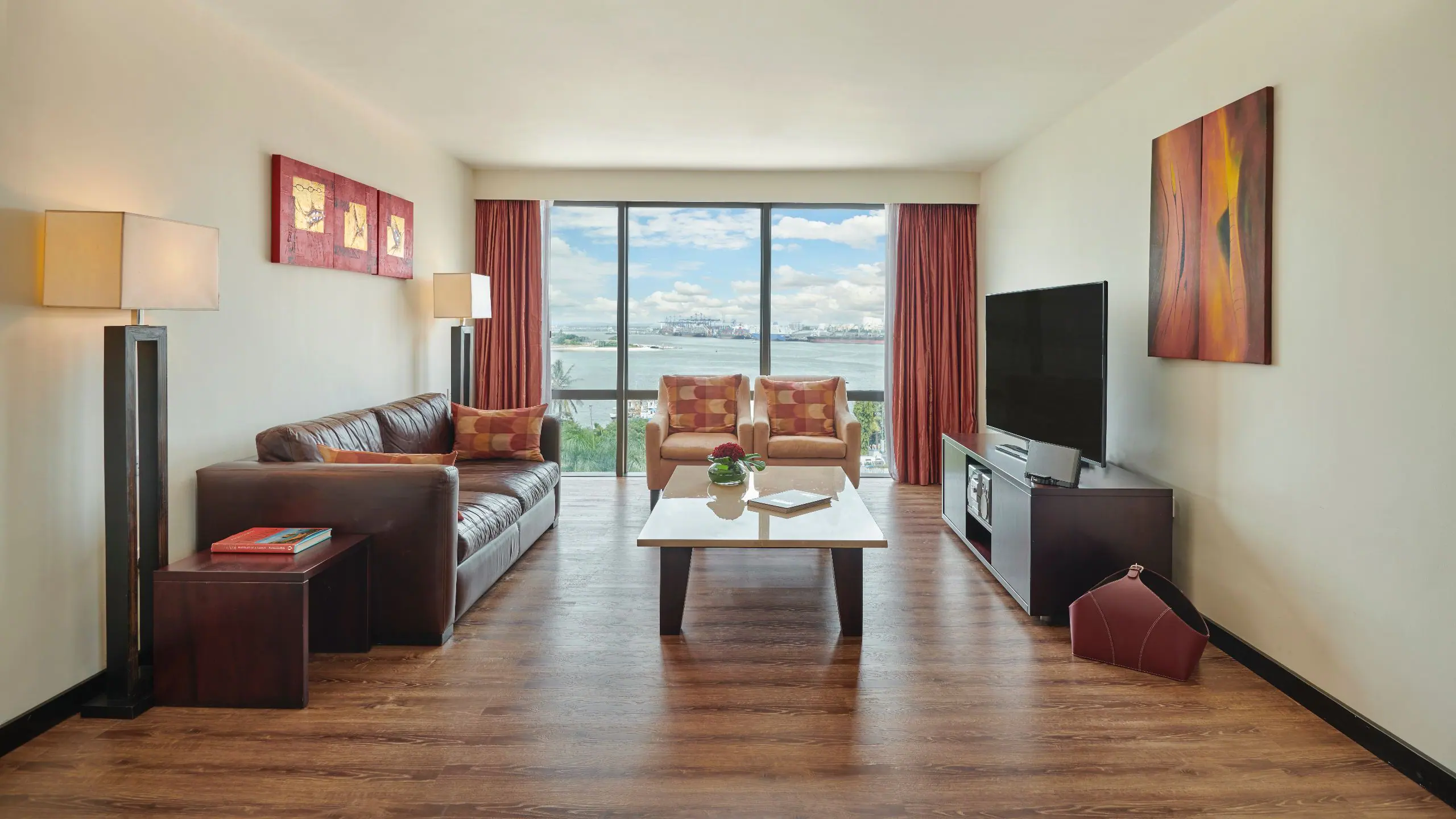 Regency Suite King City View With Balcony - Image 2