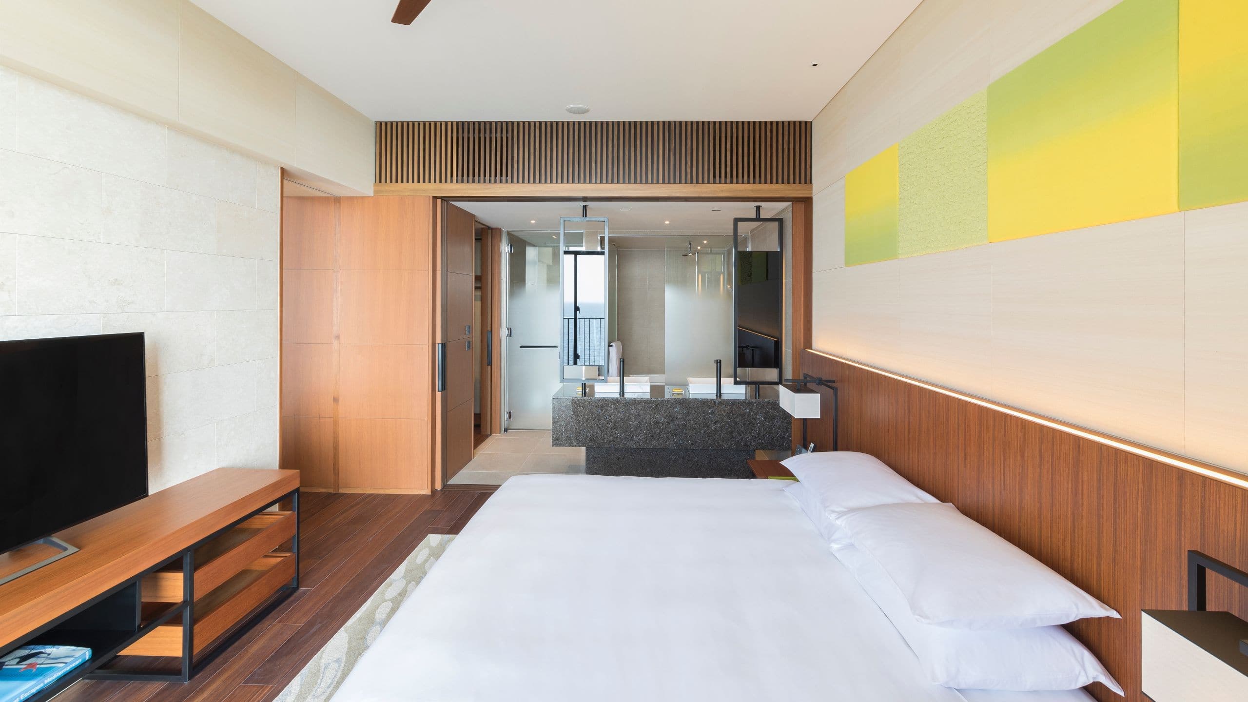 Regency Suite, 1 King Bed - Image 5