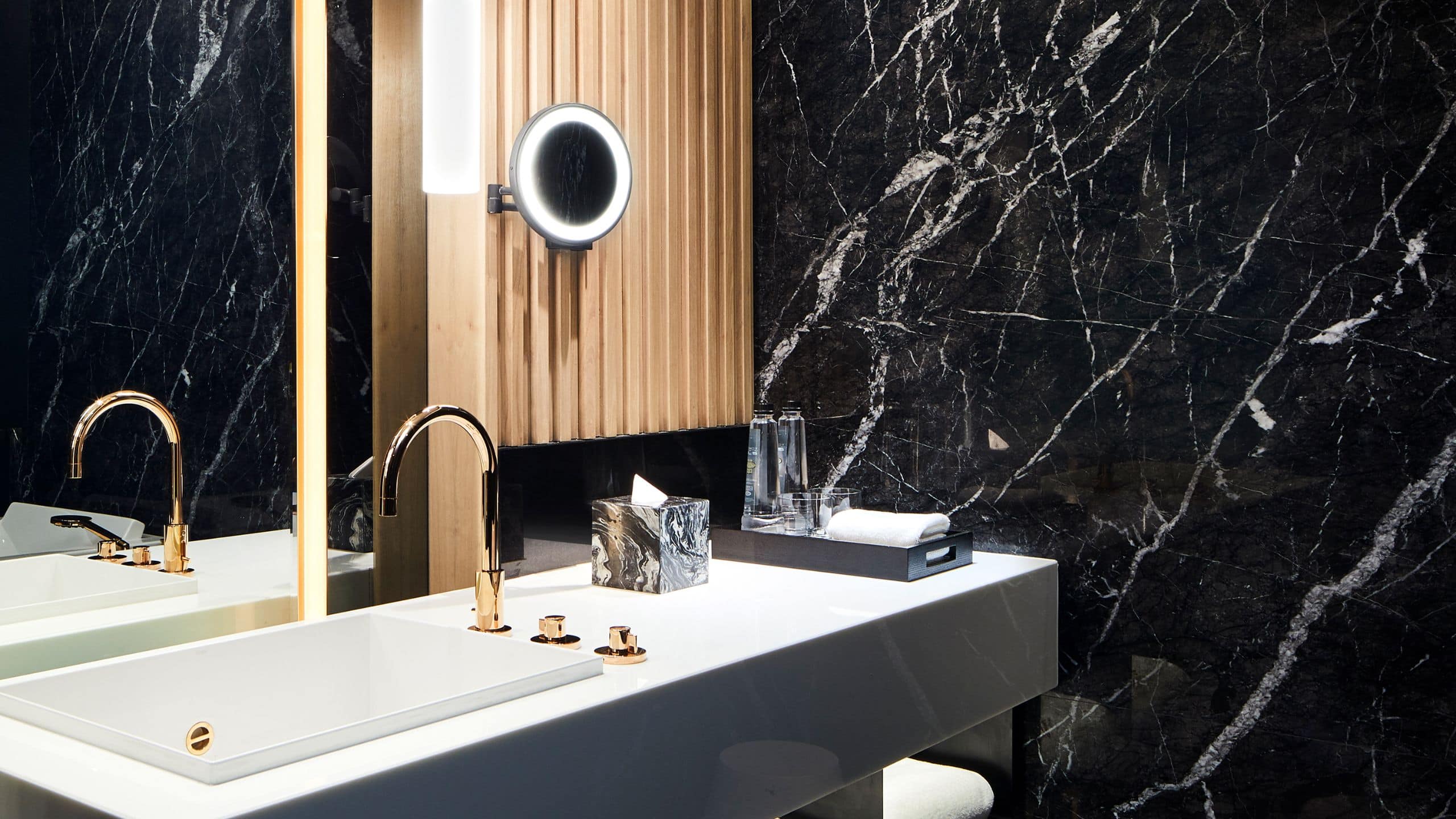 1 King Bed - Image 3