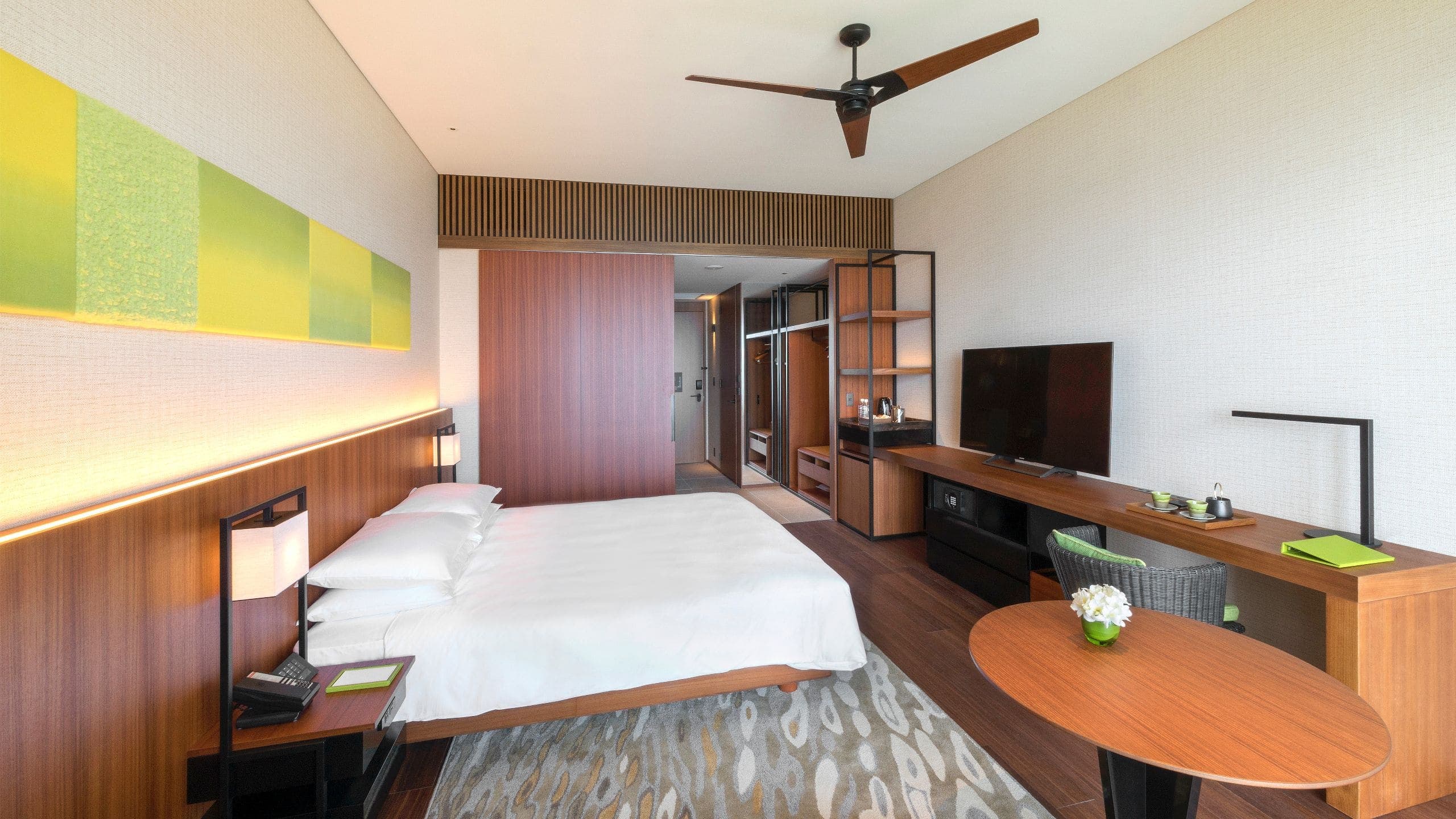 1 King Bed - Image 1