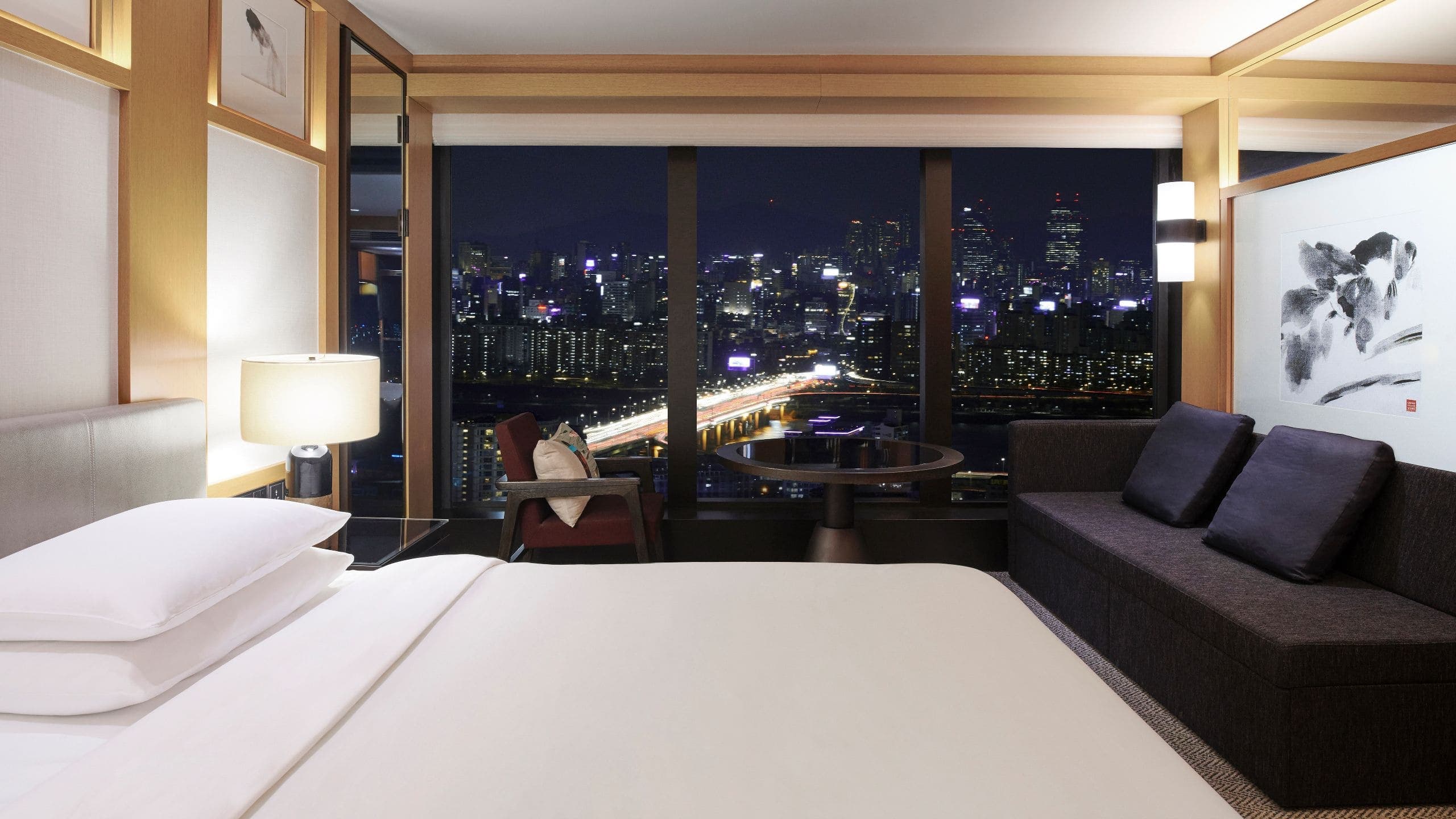1 King Bed - Image 3