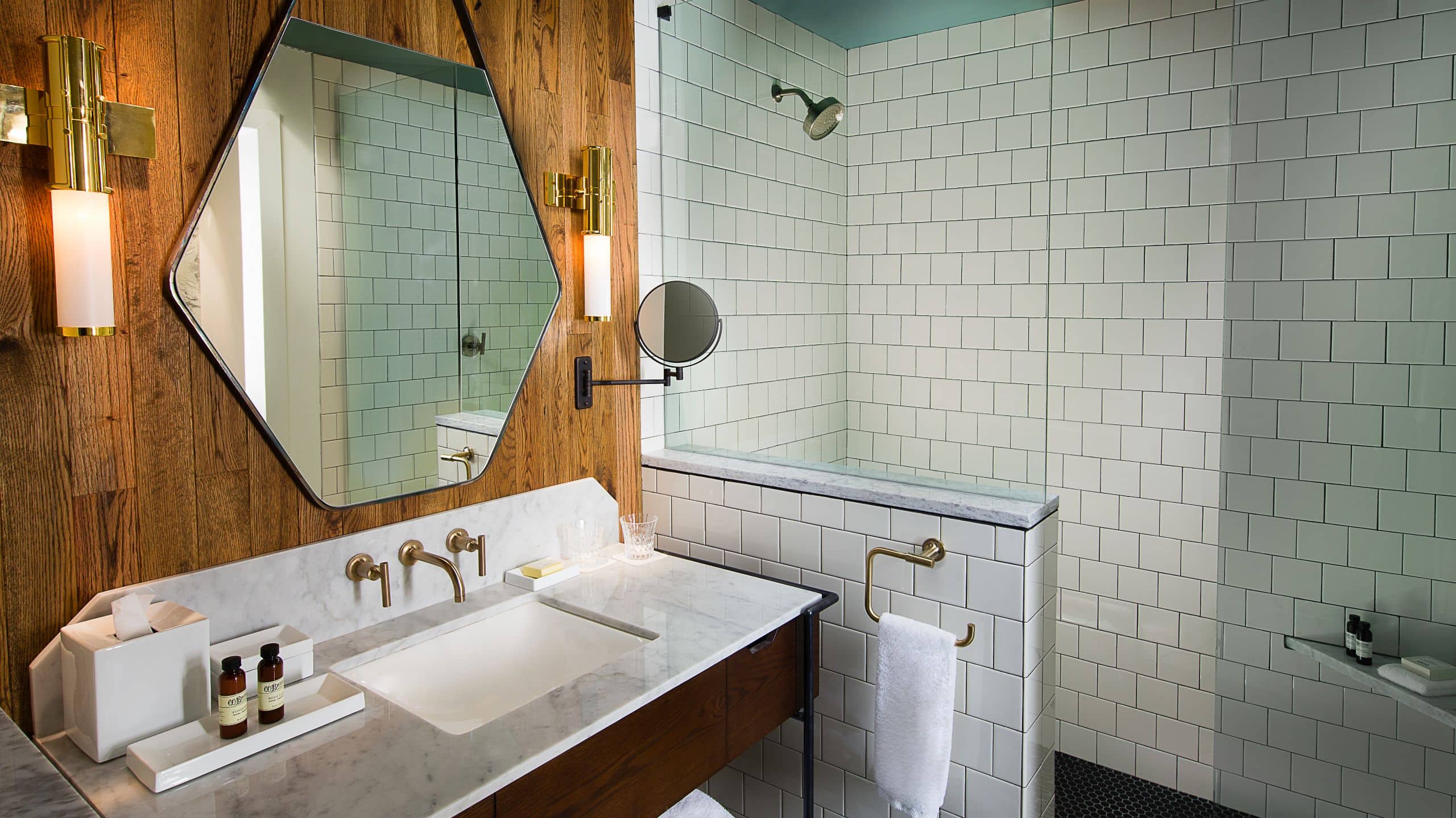 2 Queen Beds with Accessible Shower - Image 3