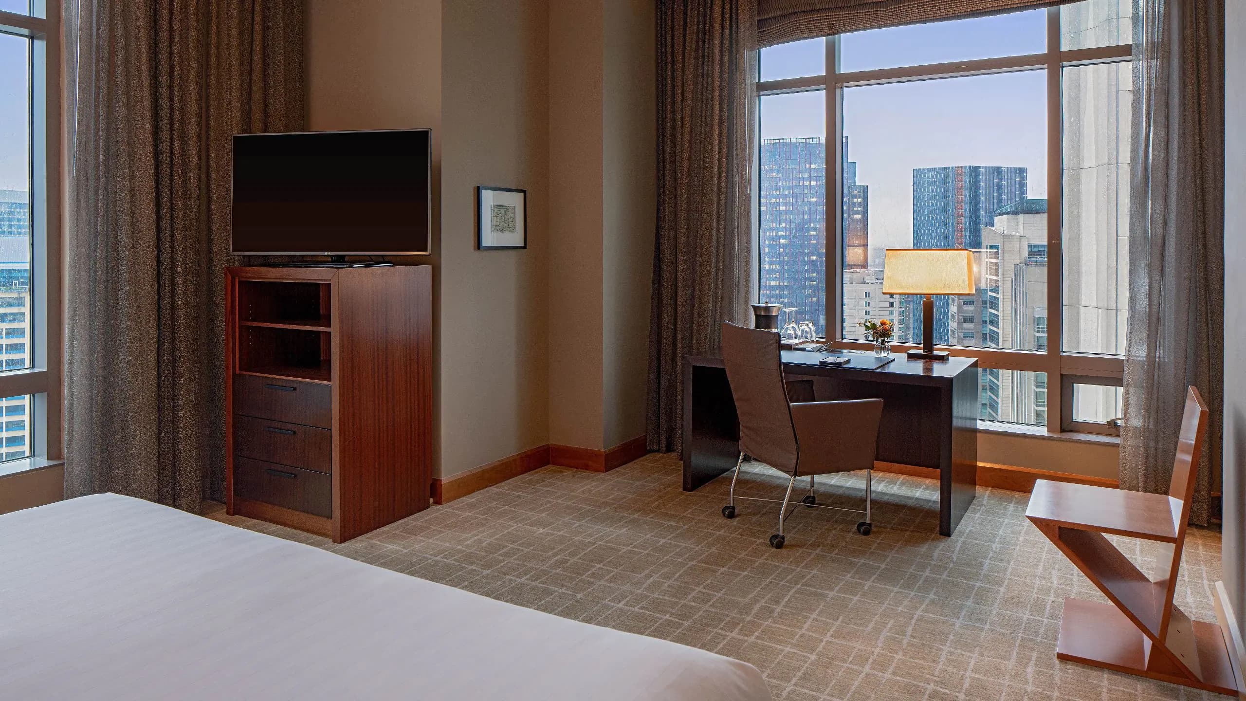 Emerald Suite - Image 2