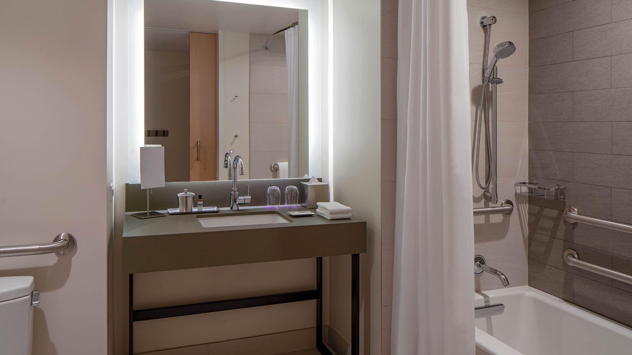 Hyatt Regency Seattle - Image 4