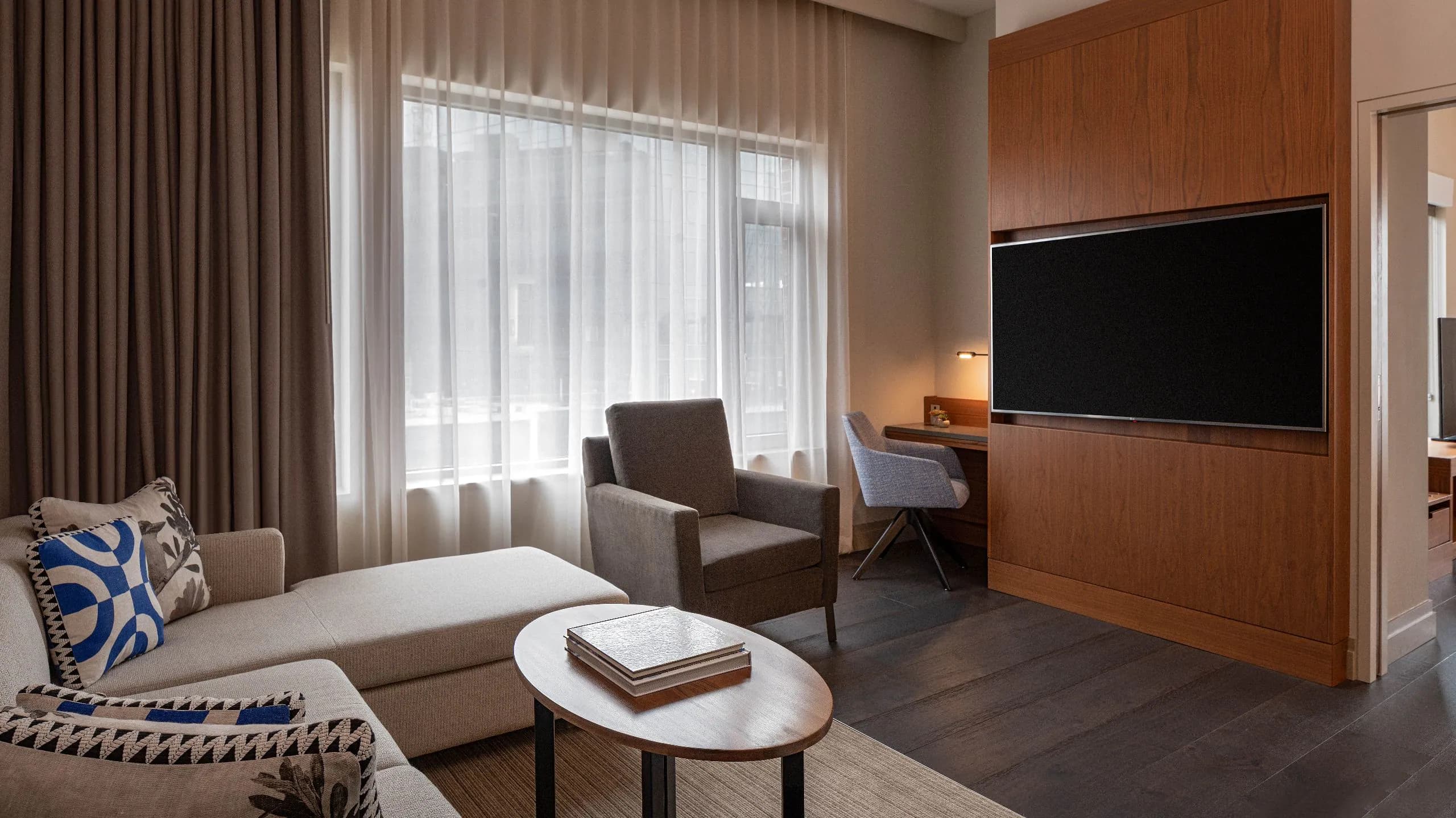 Executive Suite - Image 1