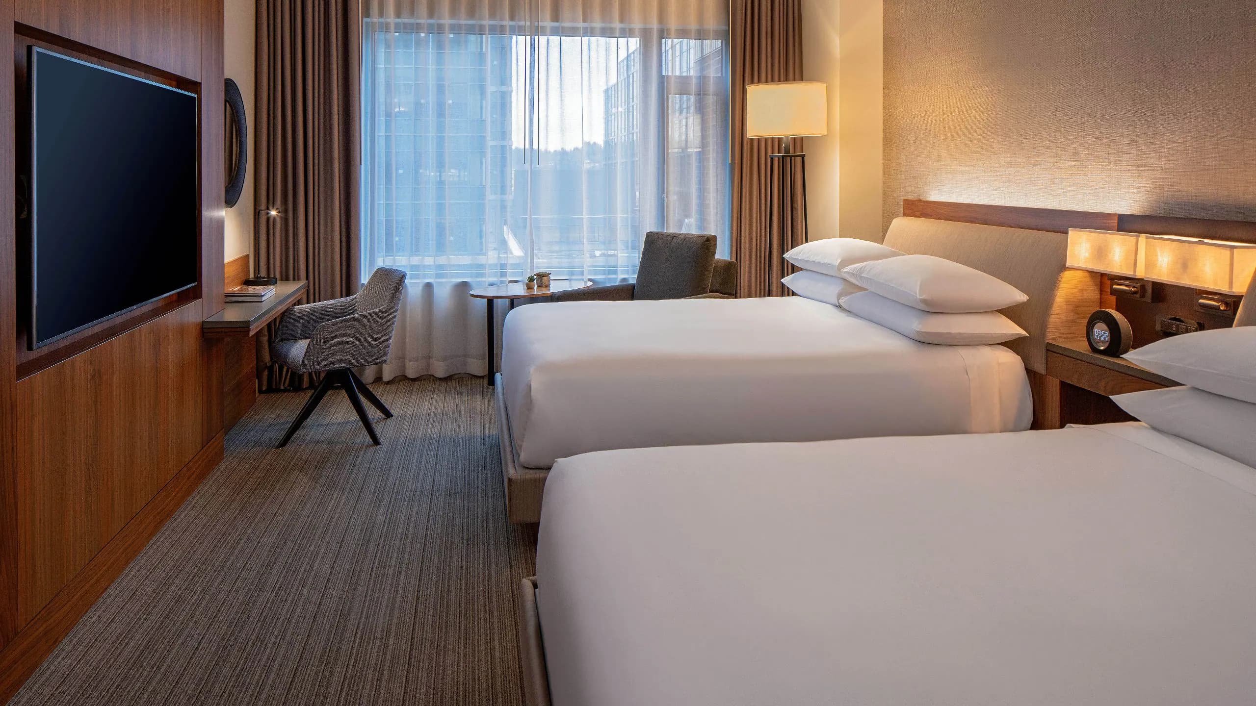 2 Queen Beds - Image 1