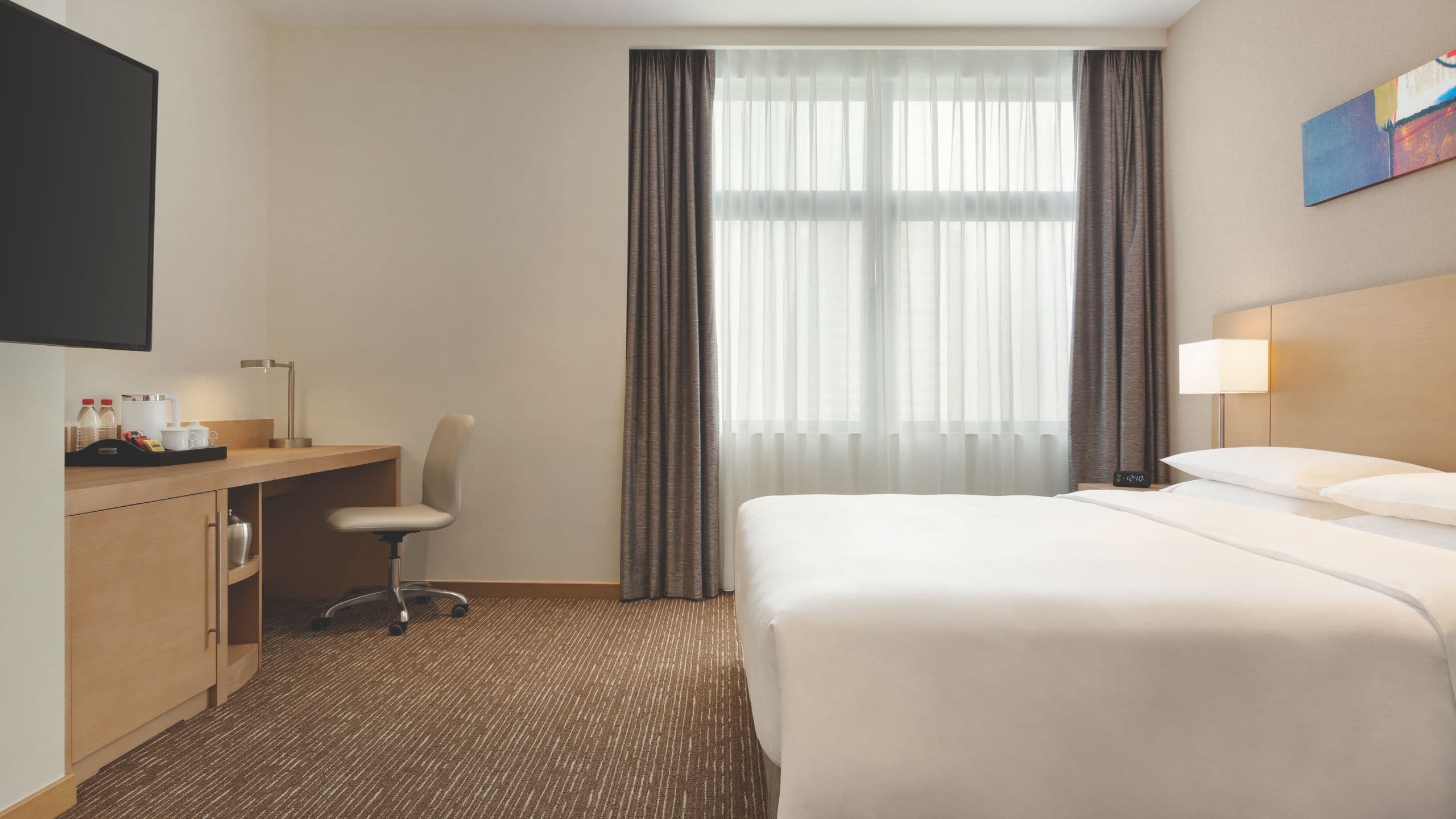 King Bed–With Sofa Bed - Image 1