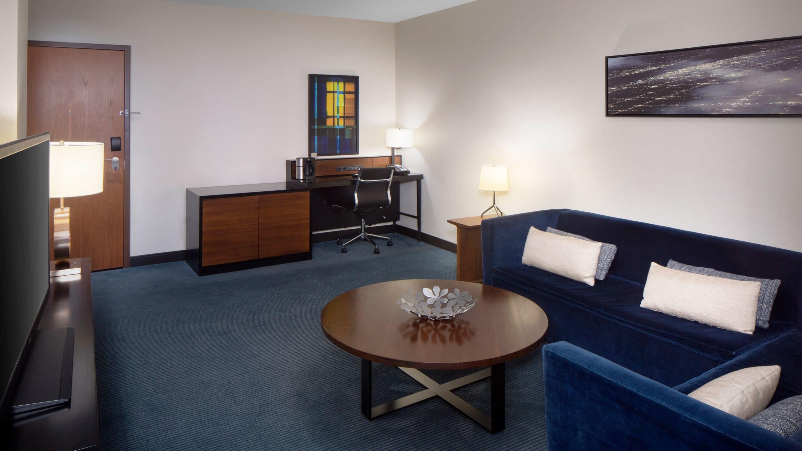 Executive Suite - Image 2