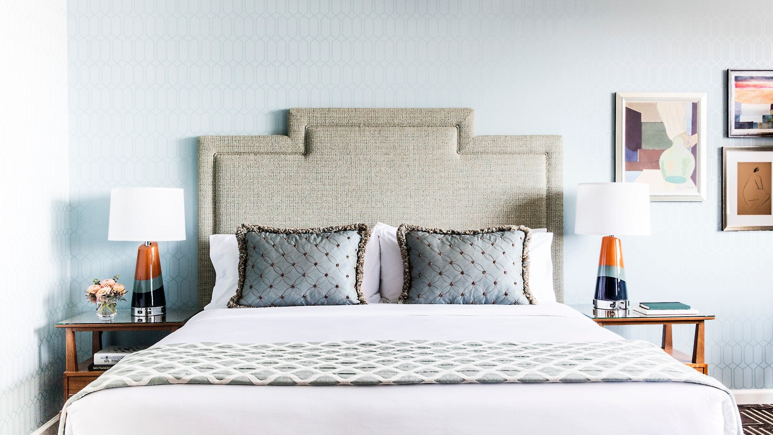 1 King Bed - Image 1