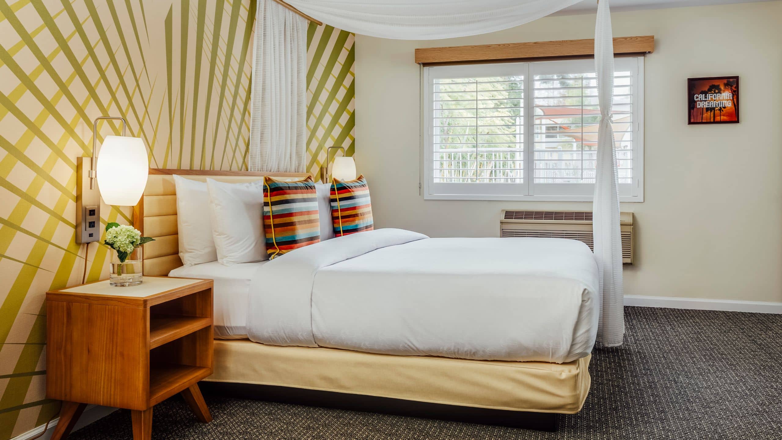 Wild Palms Hotel - Image 2