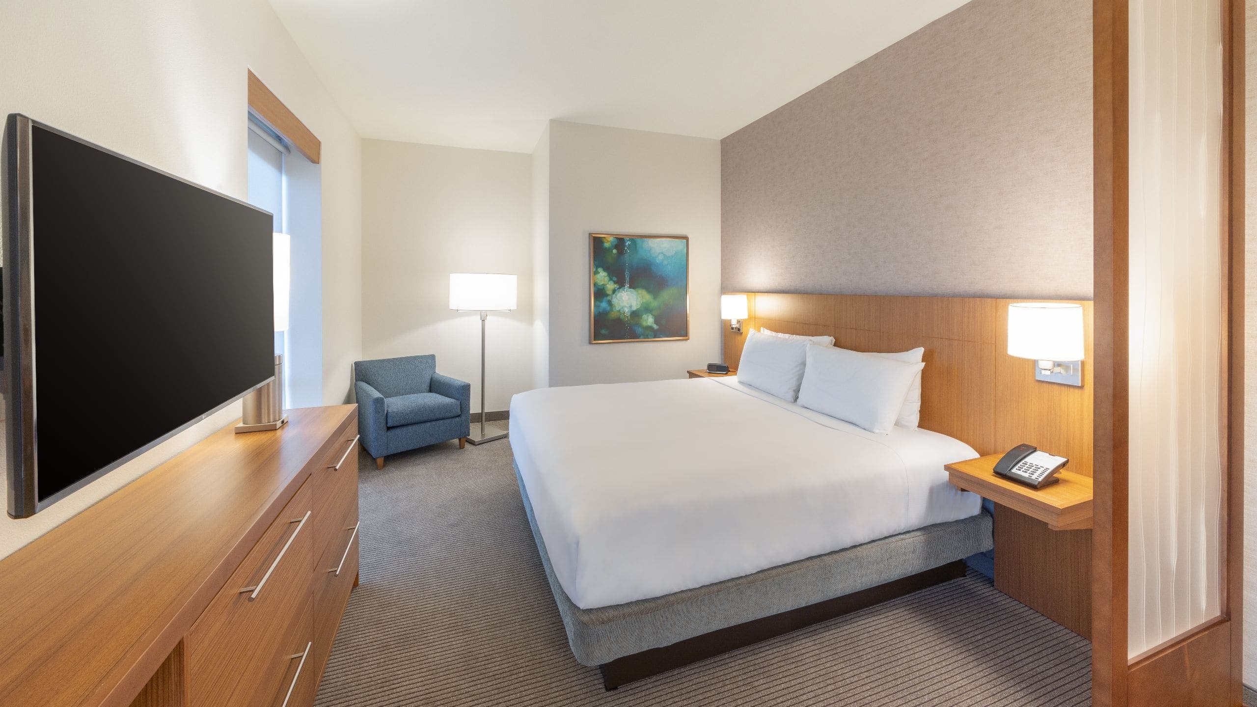 King Bed (plus sofa bed) - Image 2