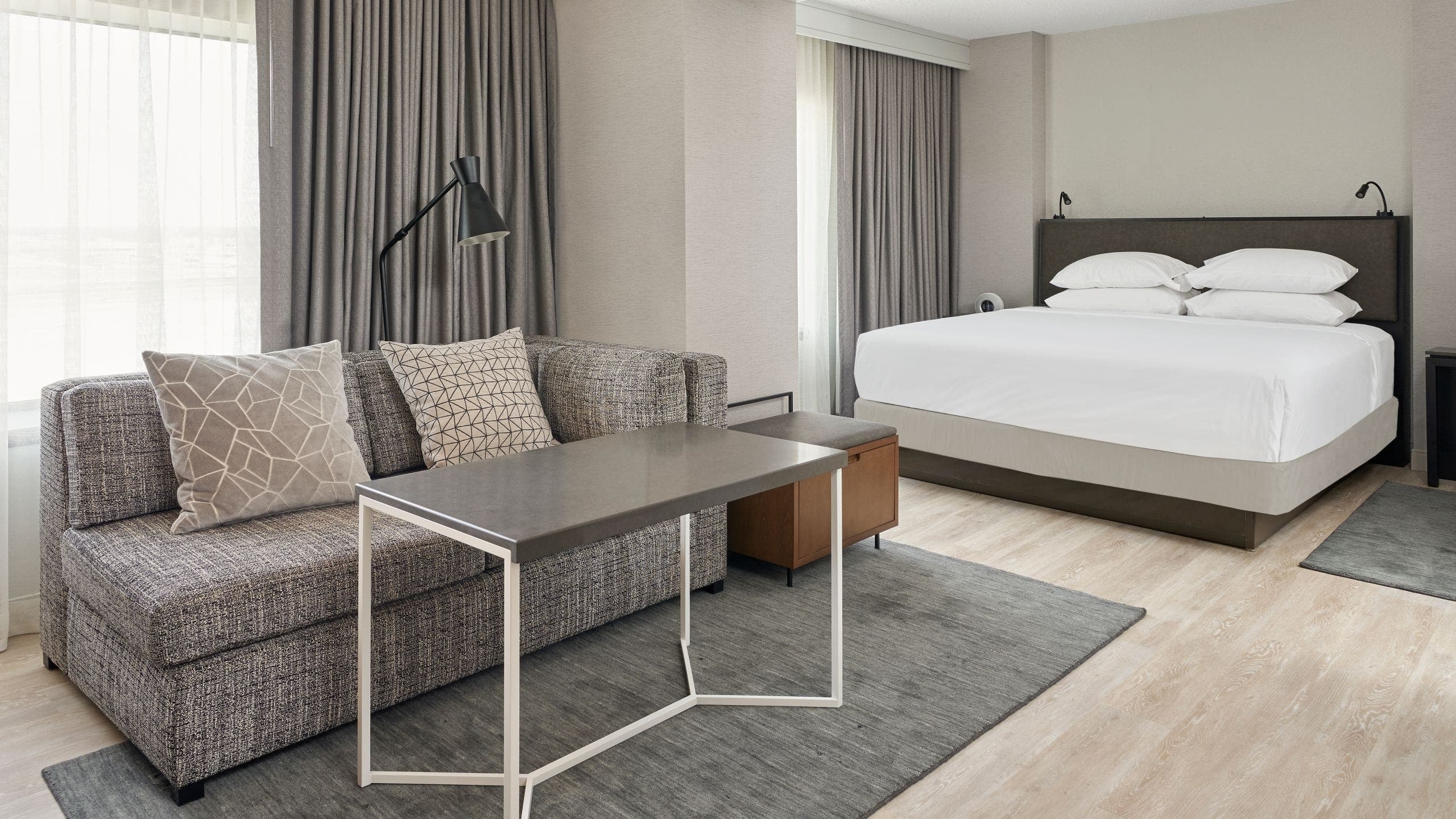 Hyatt Regency Deerfield - Image 4