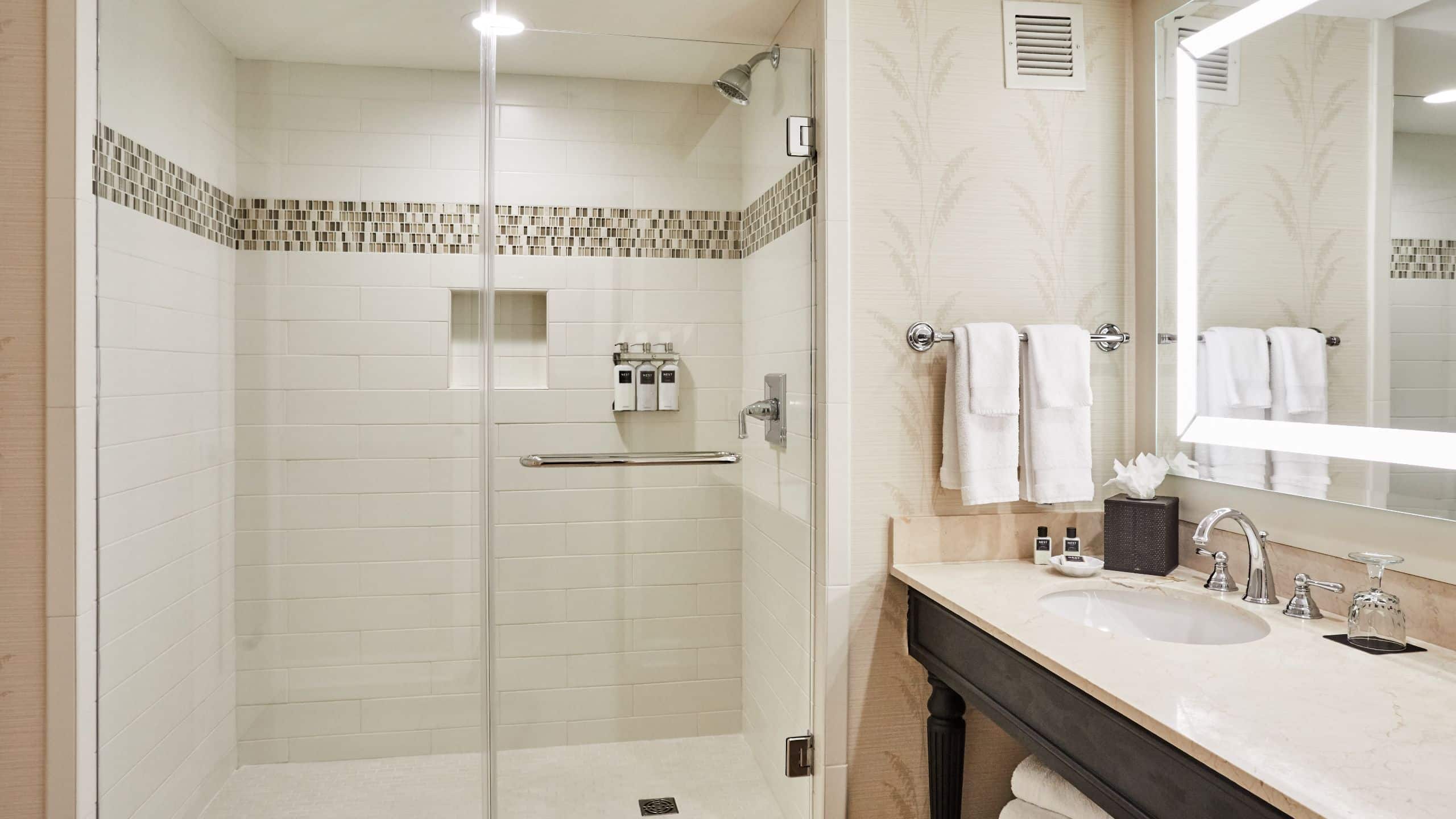 Junior Suite, Boardwalk Inn - Image 2