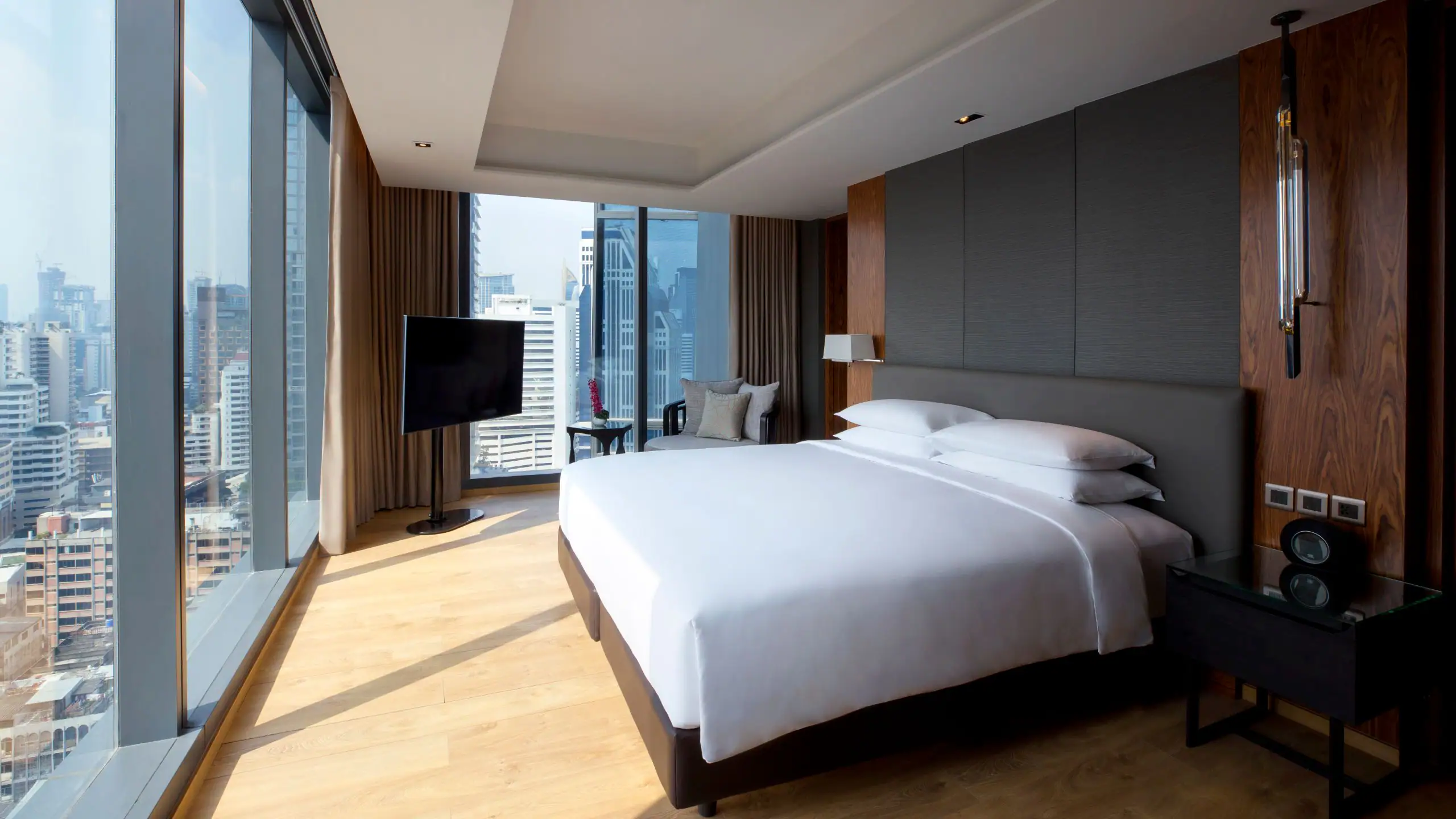 Regency Suite with 1 King Bed - Image 1