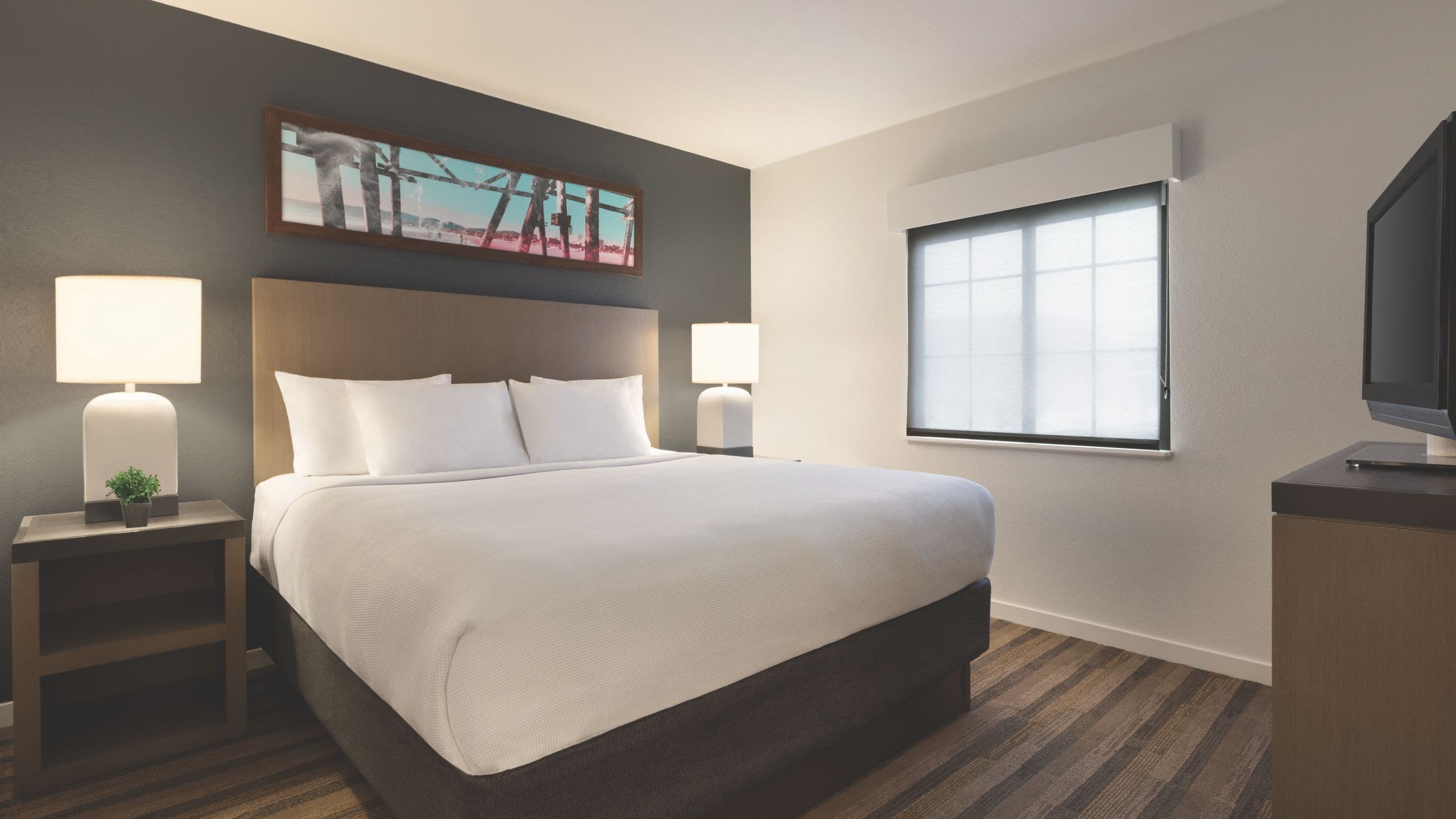 One Bedroom King Suite - Image 1