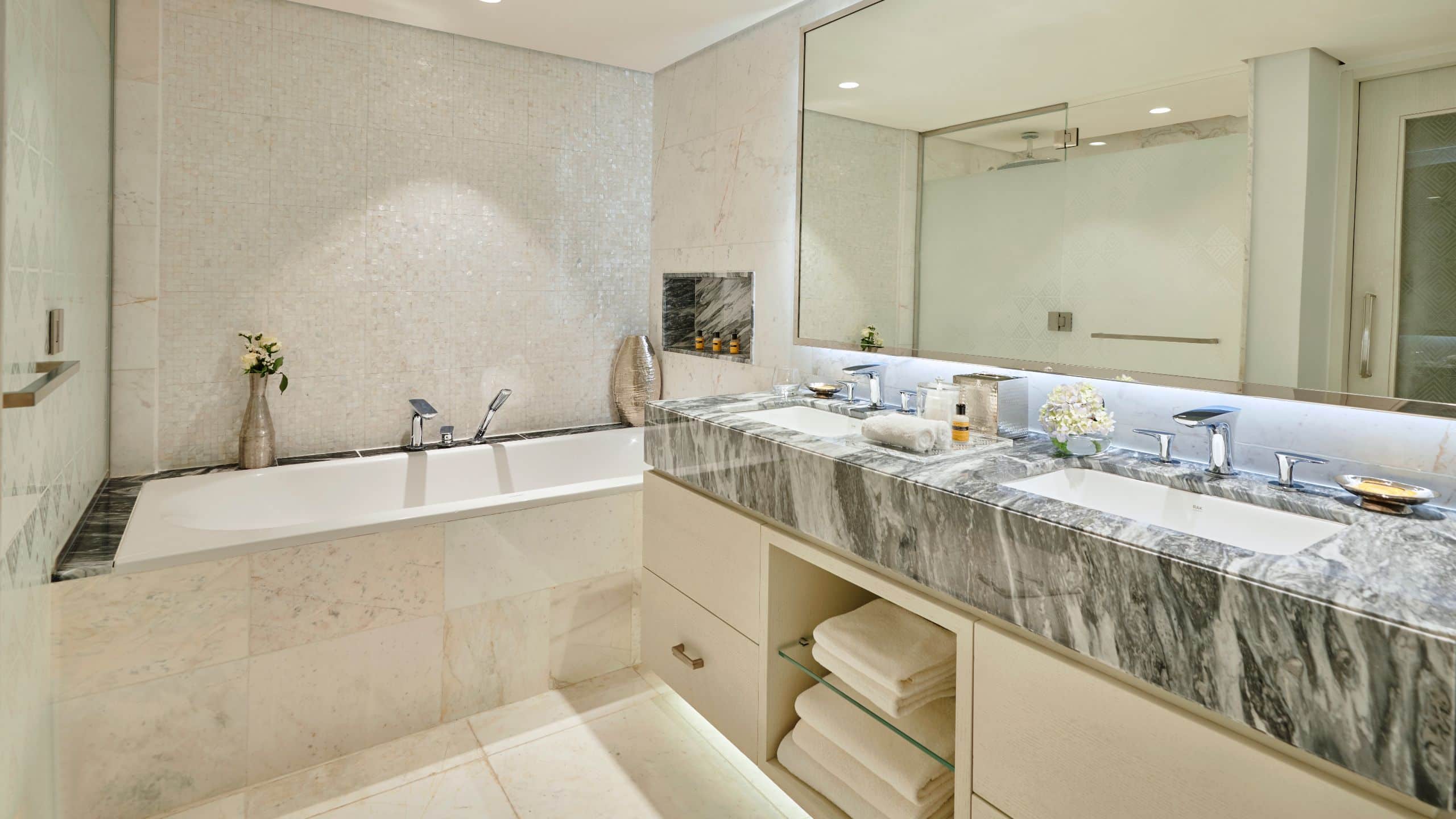 Regency Suite - Image 2