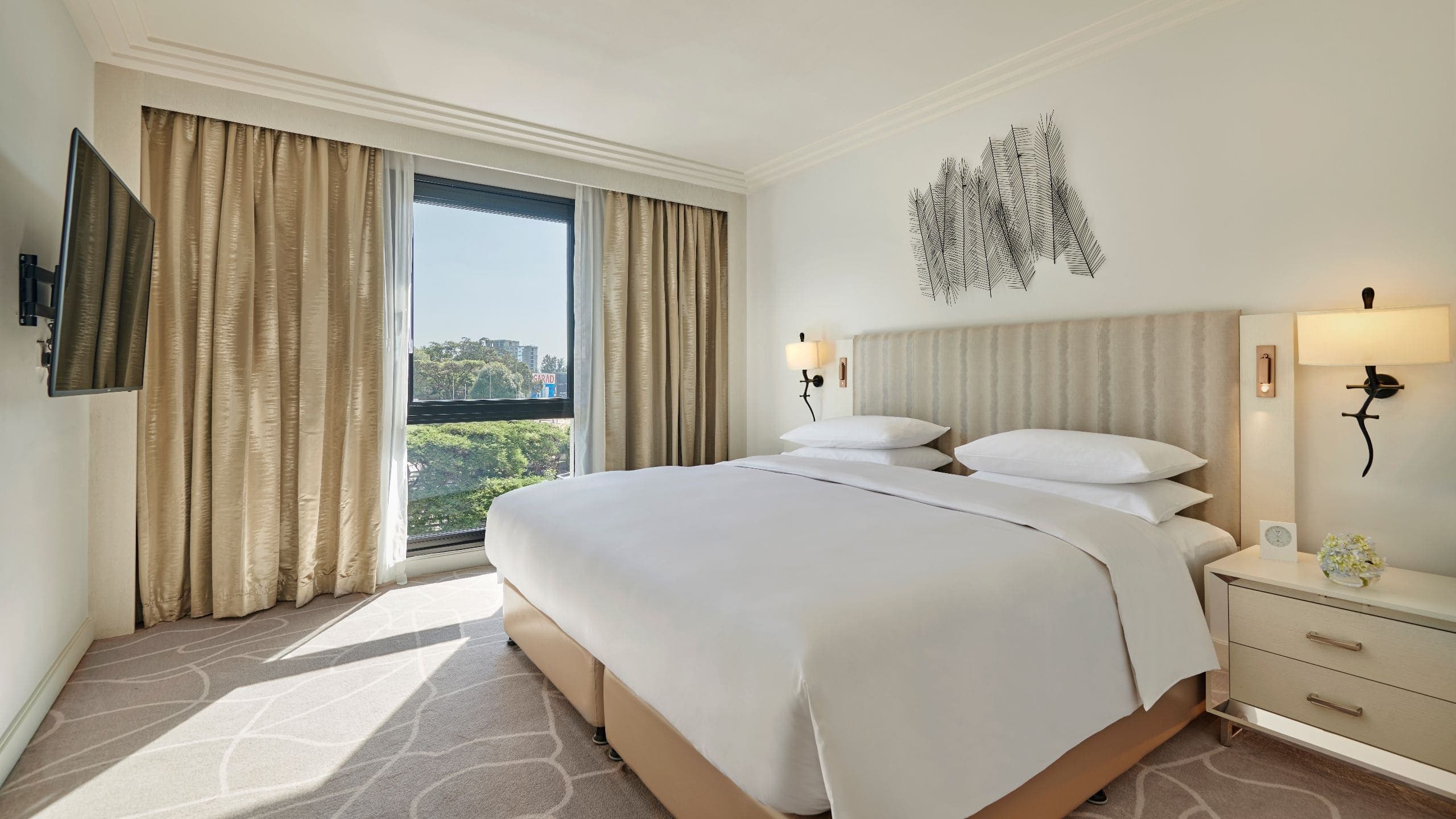 1 King Bed - Image 1
