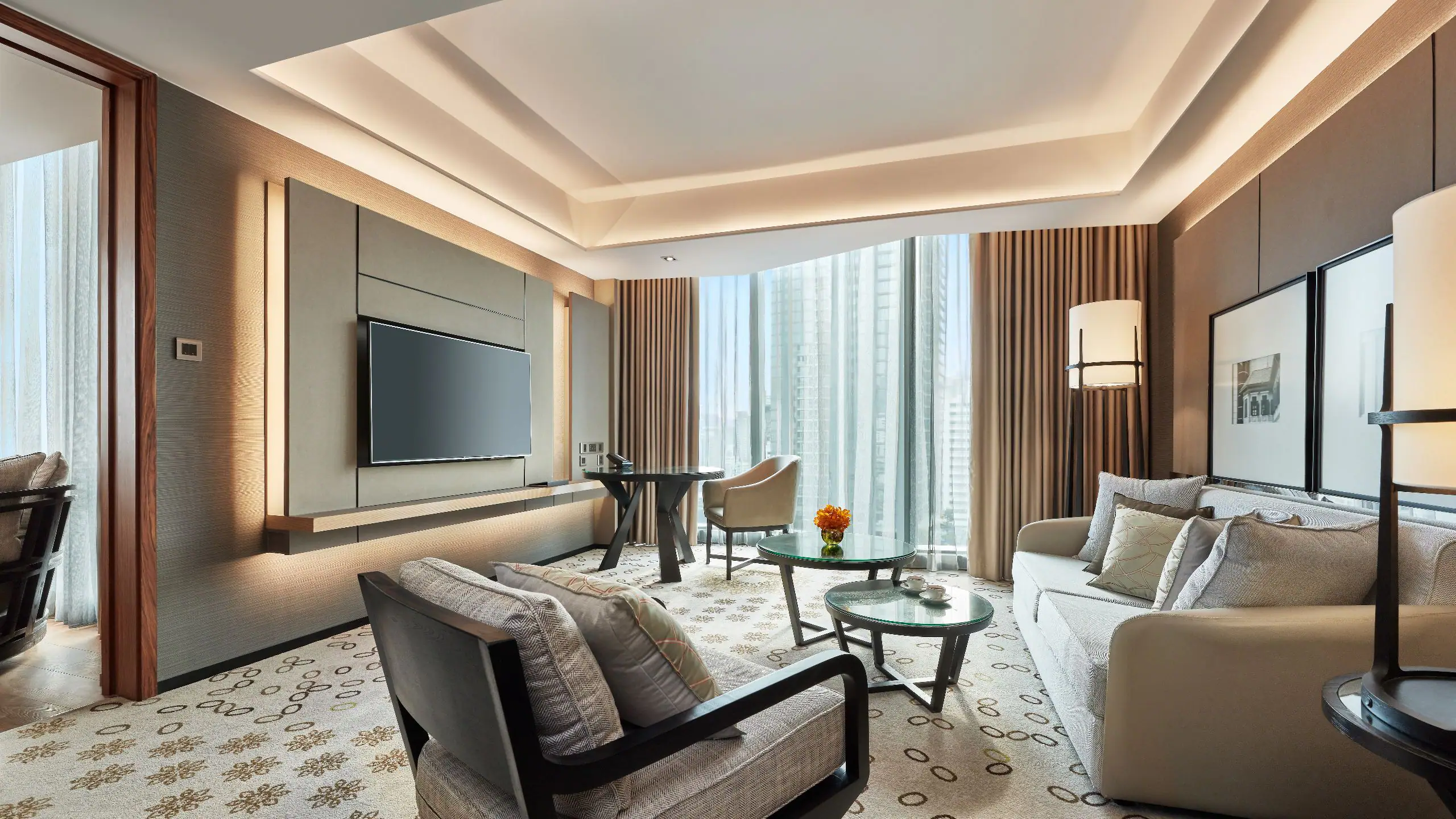 Regency Suite with 1 King Bed - Image 3