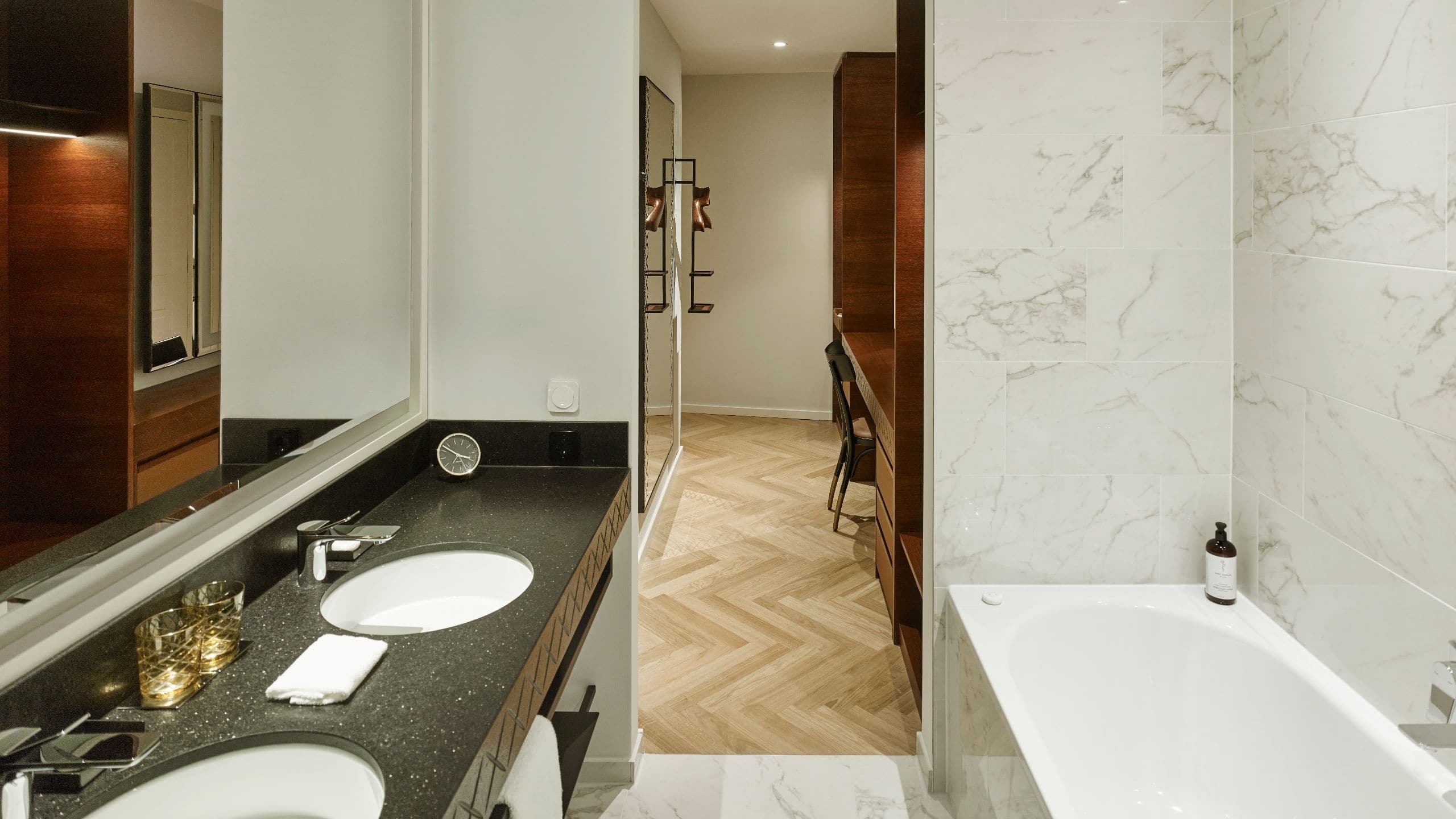 1 King Bed Suite - Image 3
