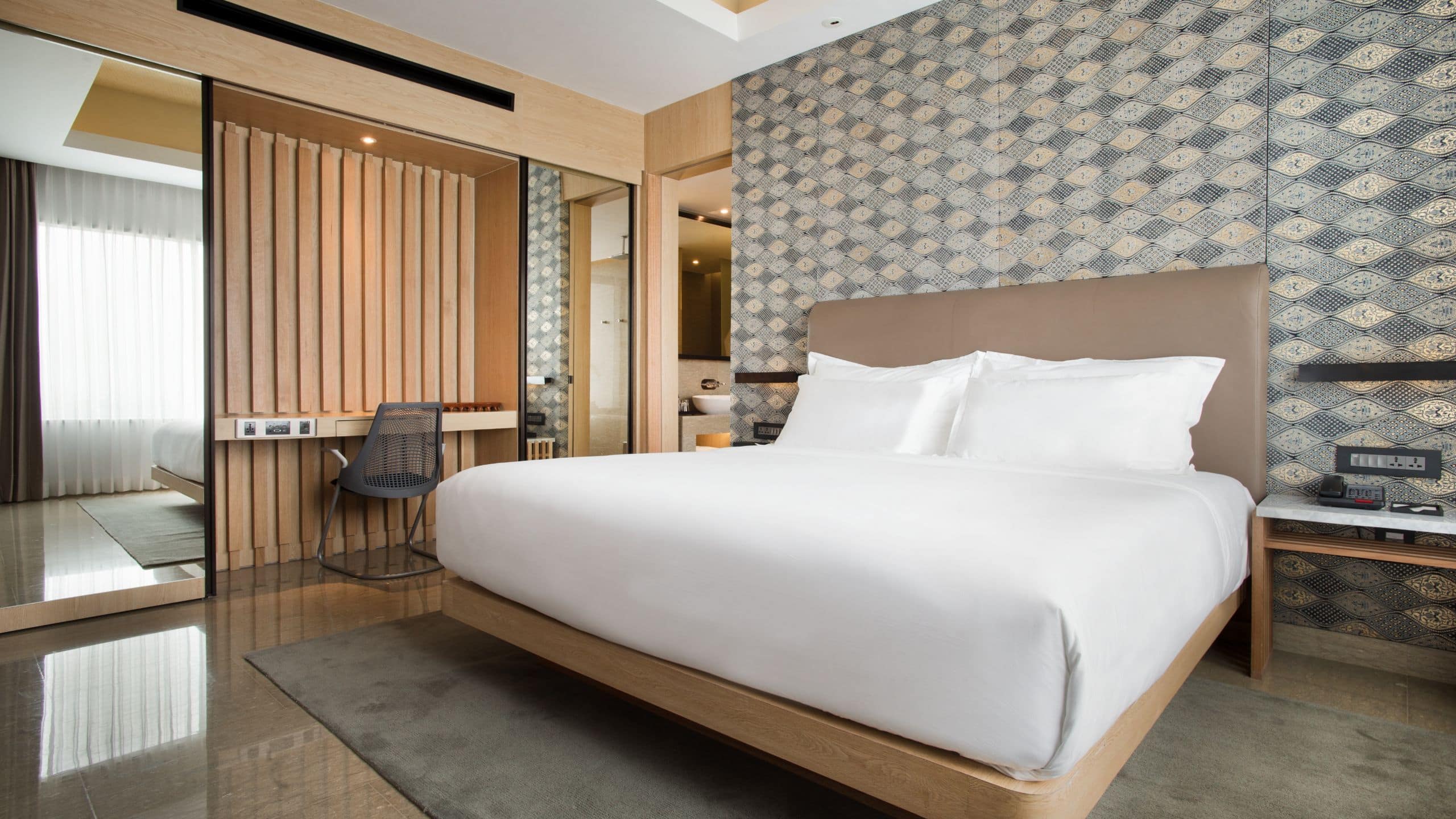 Executive Suite - Image 1