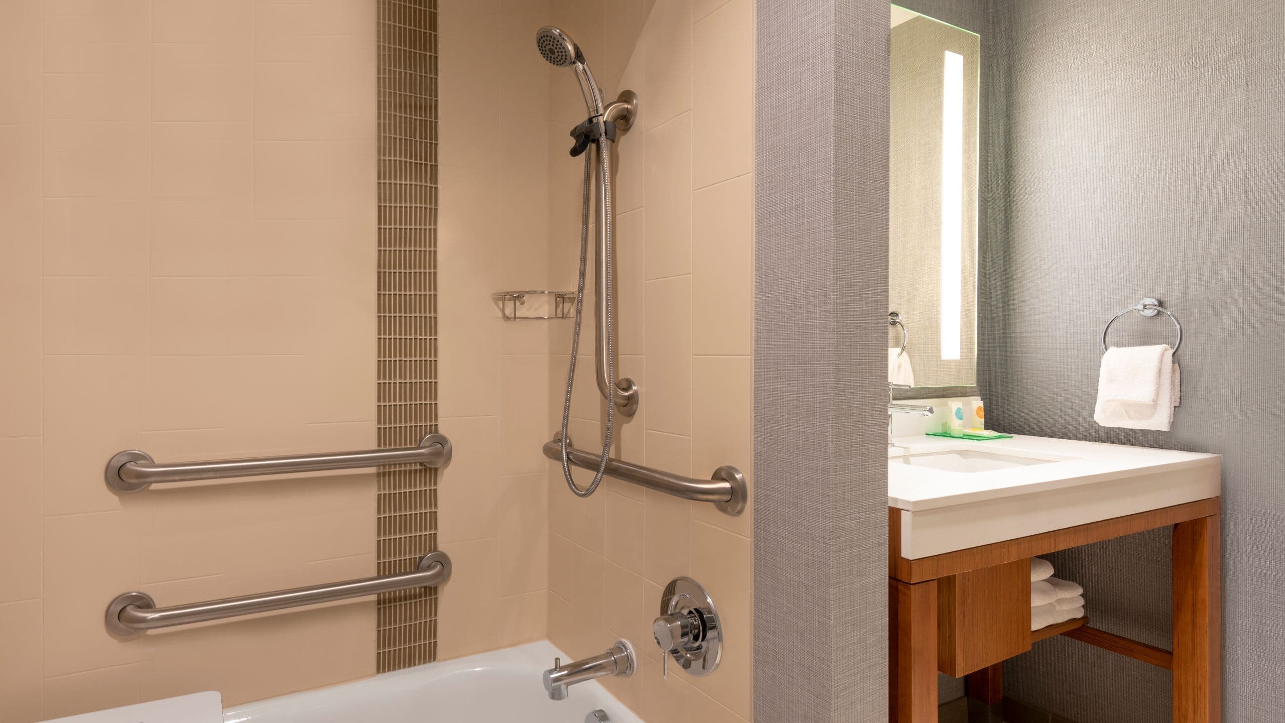 Accessible | Two Queen Beds / Tub (Plus Sofa Bed) - Image 4