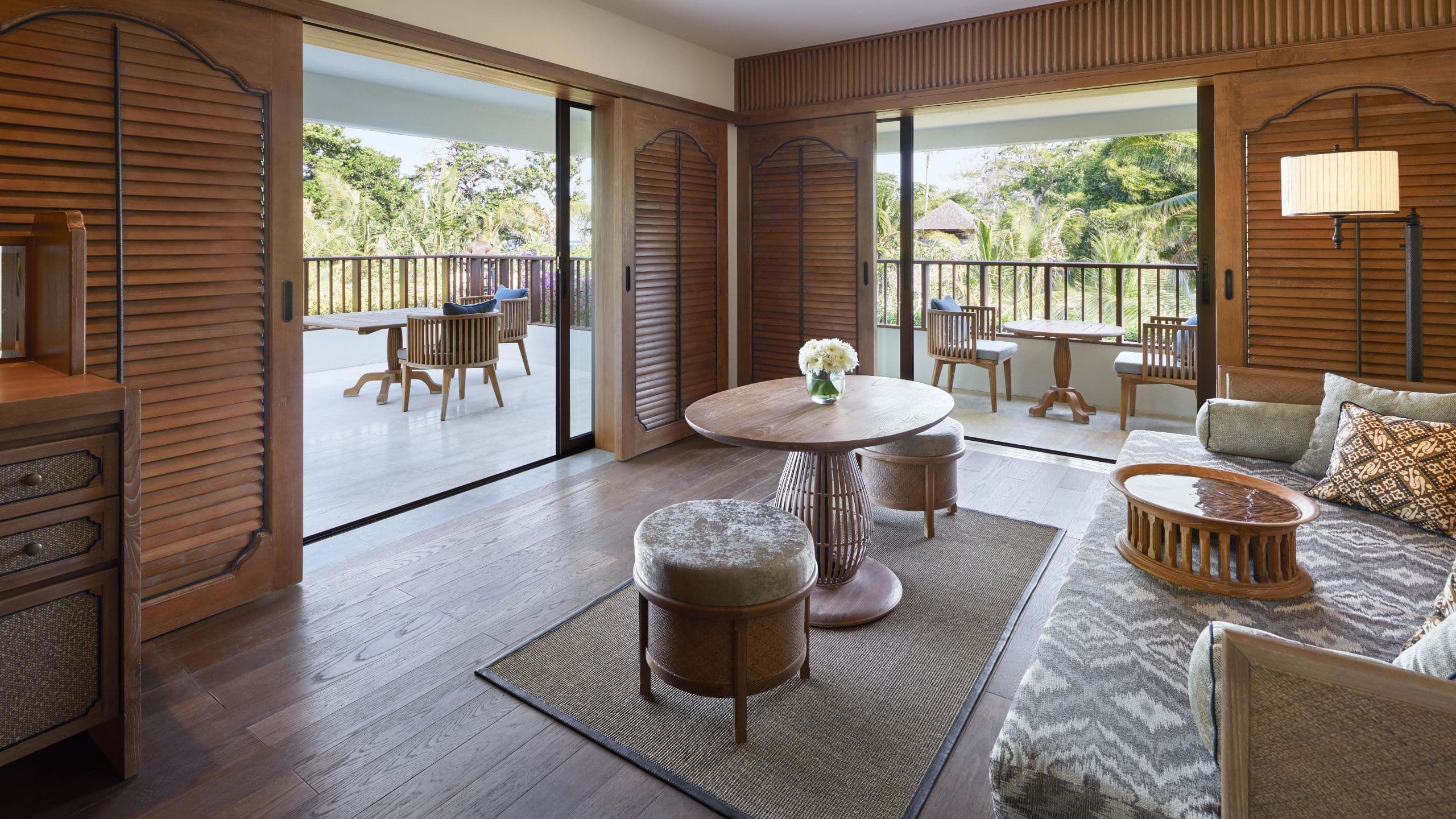 Regency Suite with 1 King Bed - Image 2