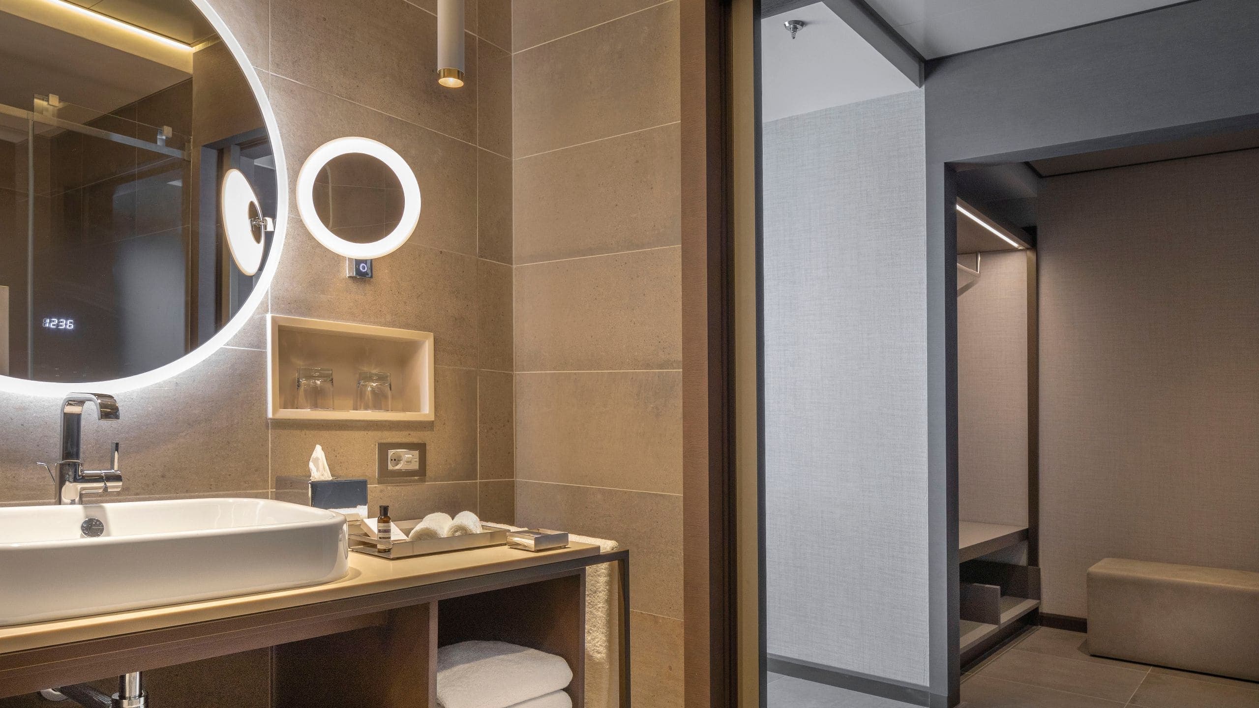 1 King Bed - Image 2