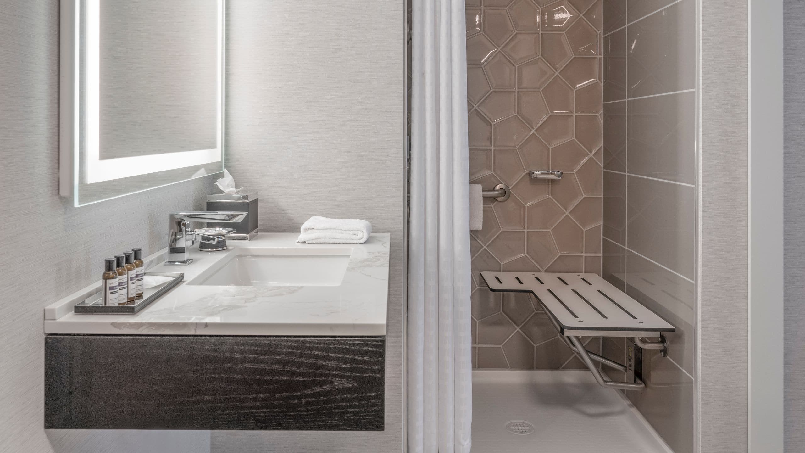 Hyatt Regency Deerfield - Image 2