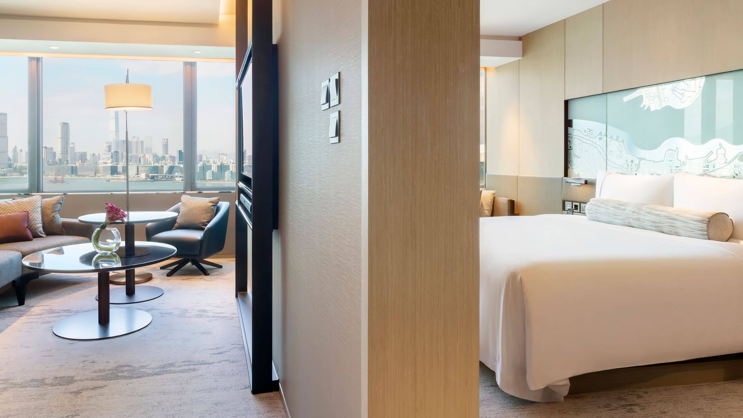 King Suite with 1 King Bed - Image 2