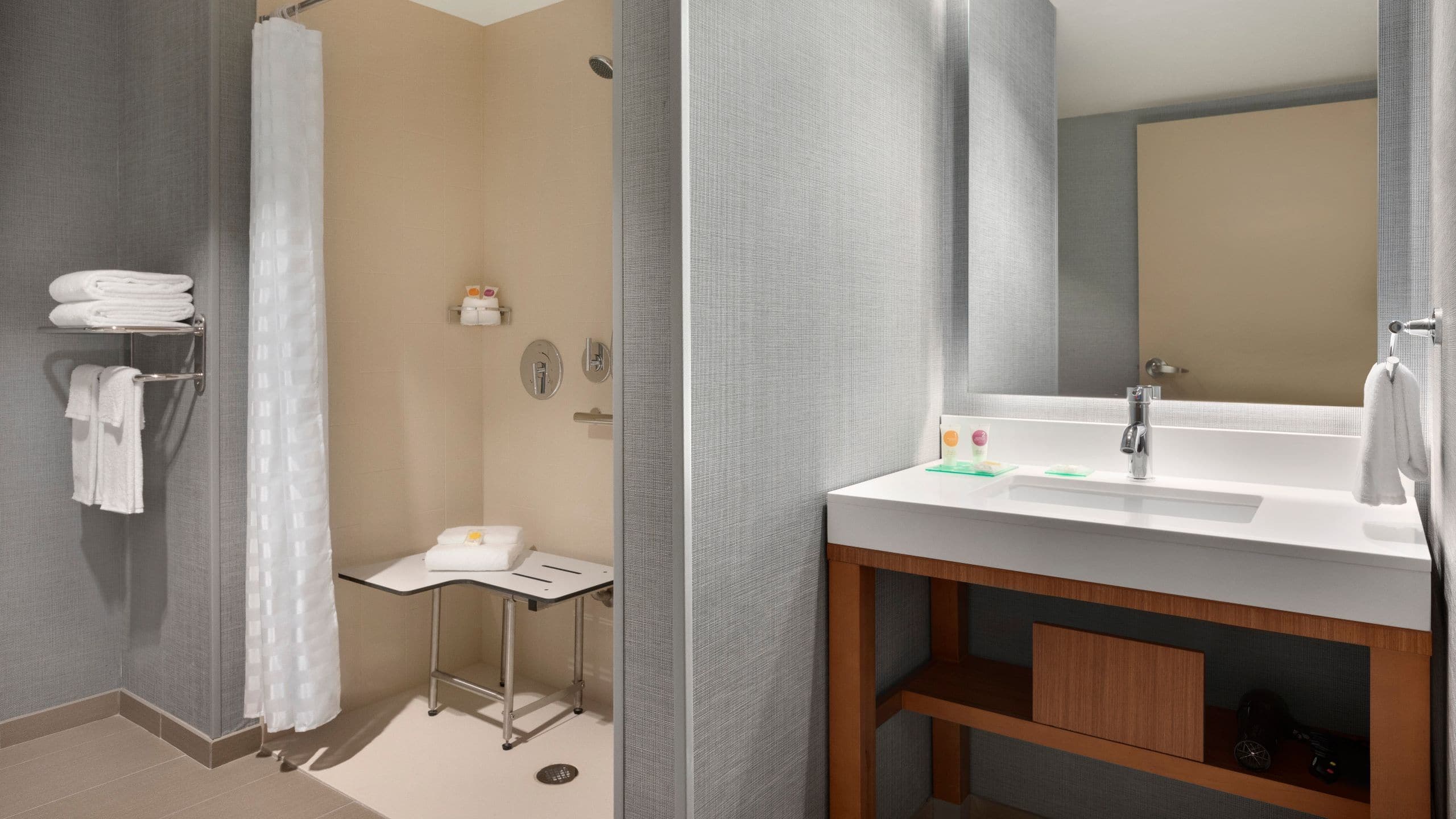 Hyatt Place Virginia Beach Town Center - Image 3