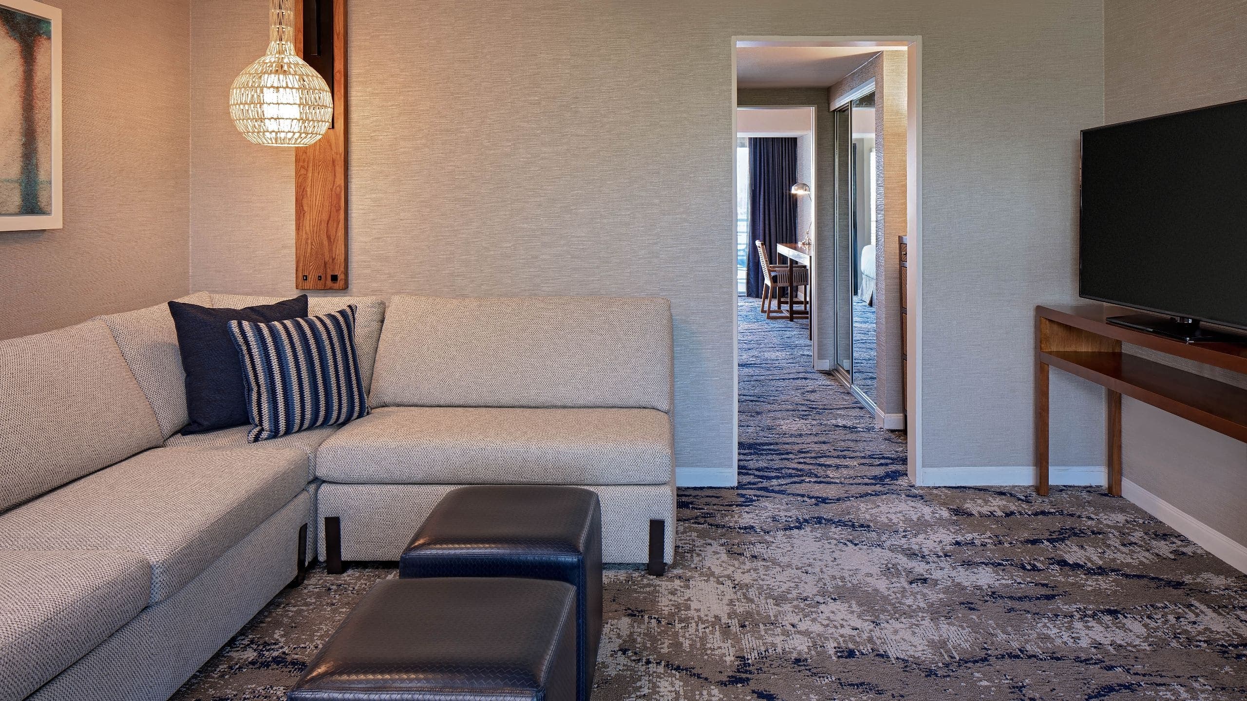 Marina Suite 2 Queen Beds with Accessible Shower - Image 2