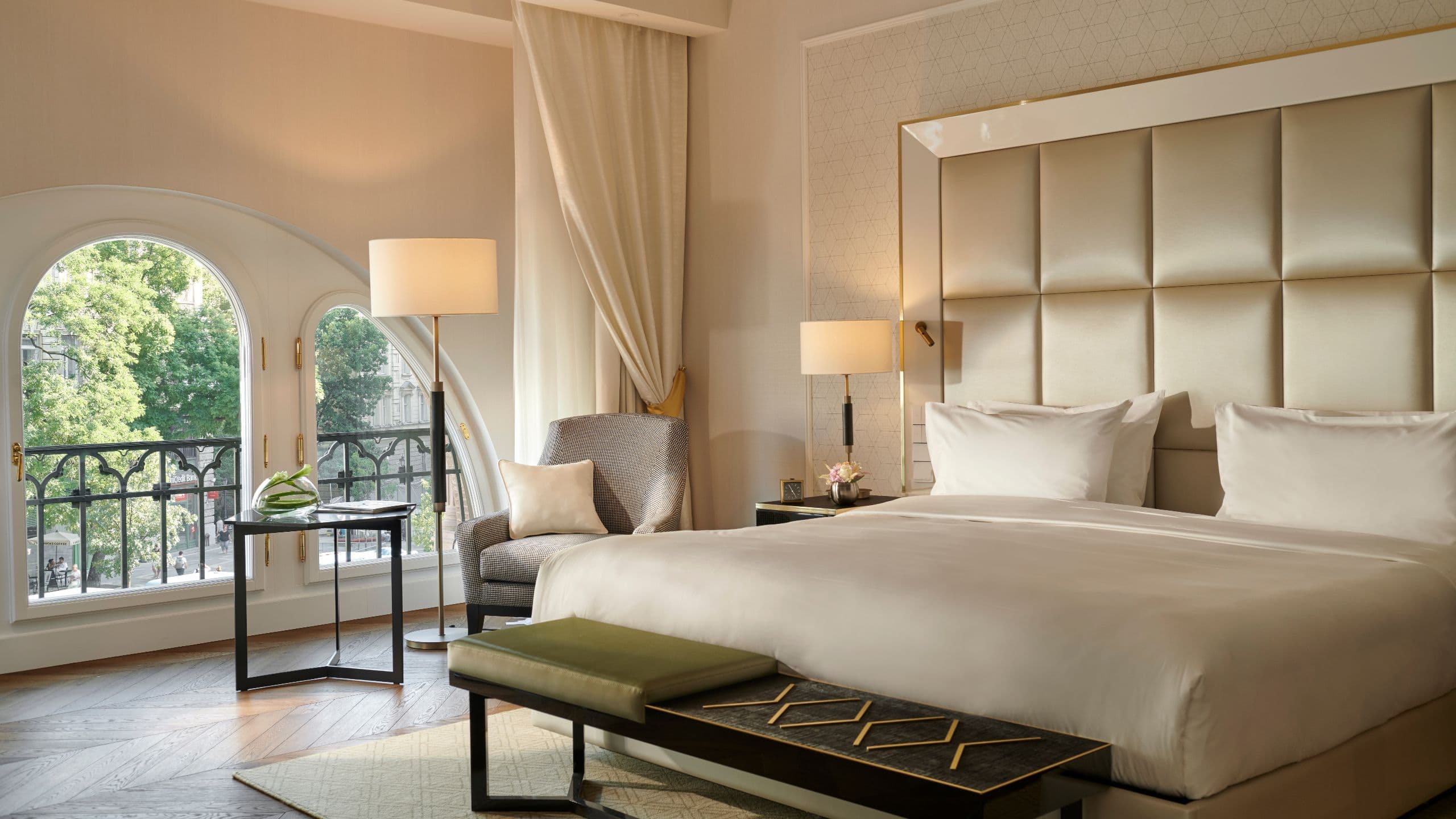 Brudern Executive Suite, with private meeting room - Image 1