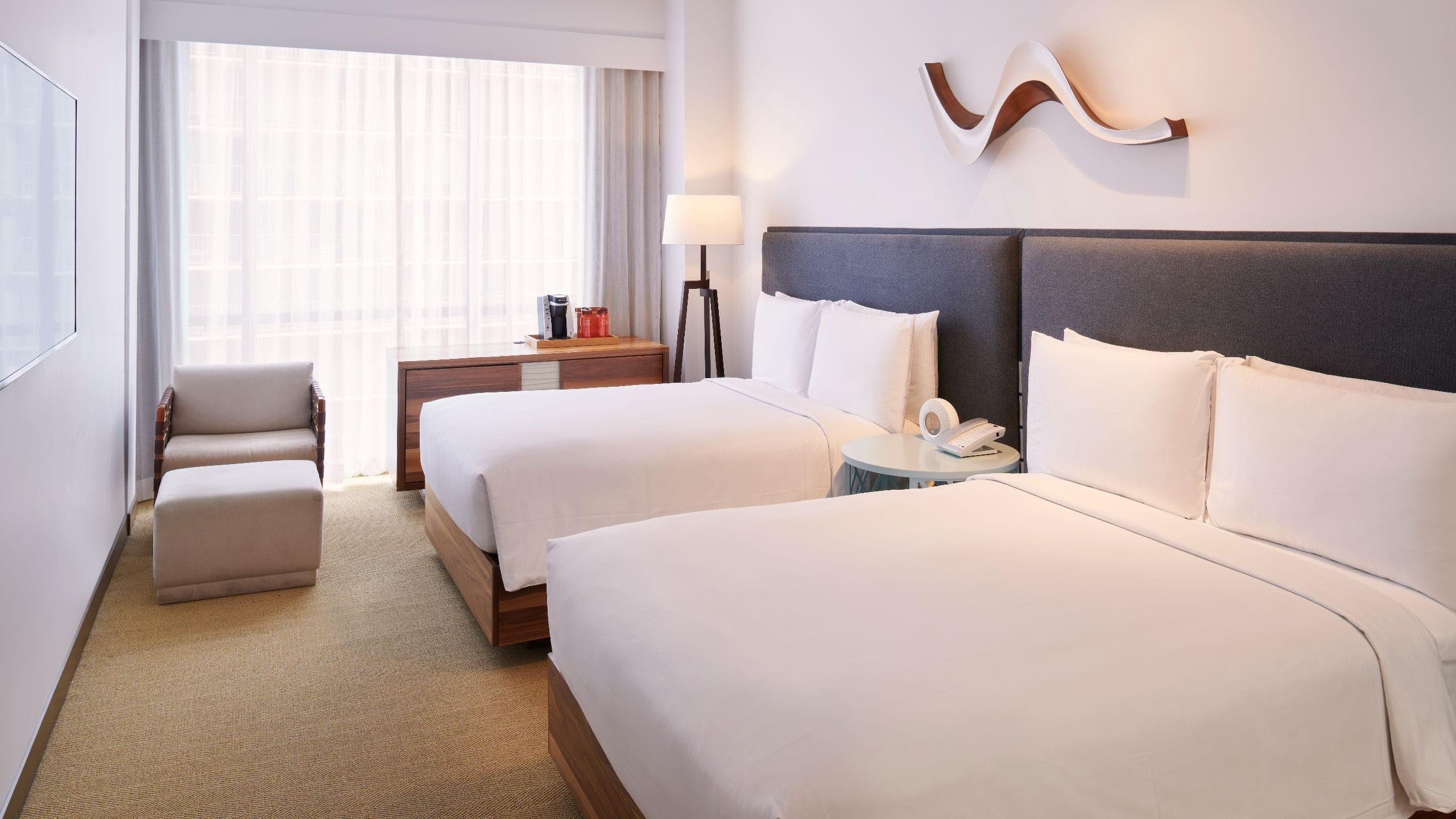 2 Queen Beds with Accessible Shower - Image 2