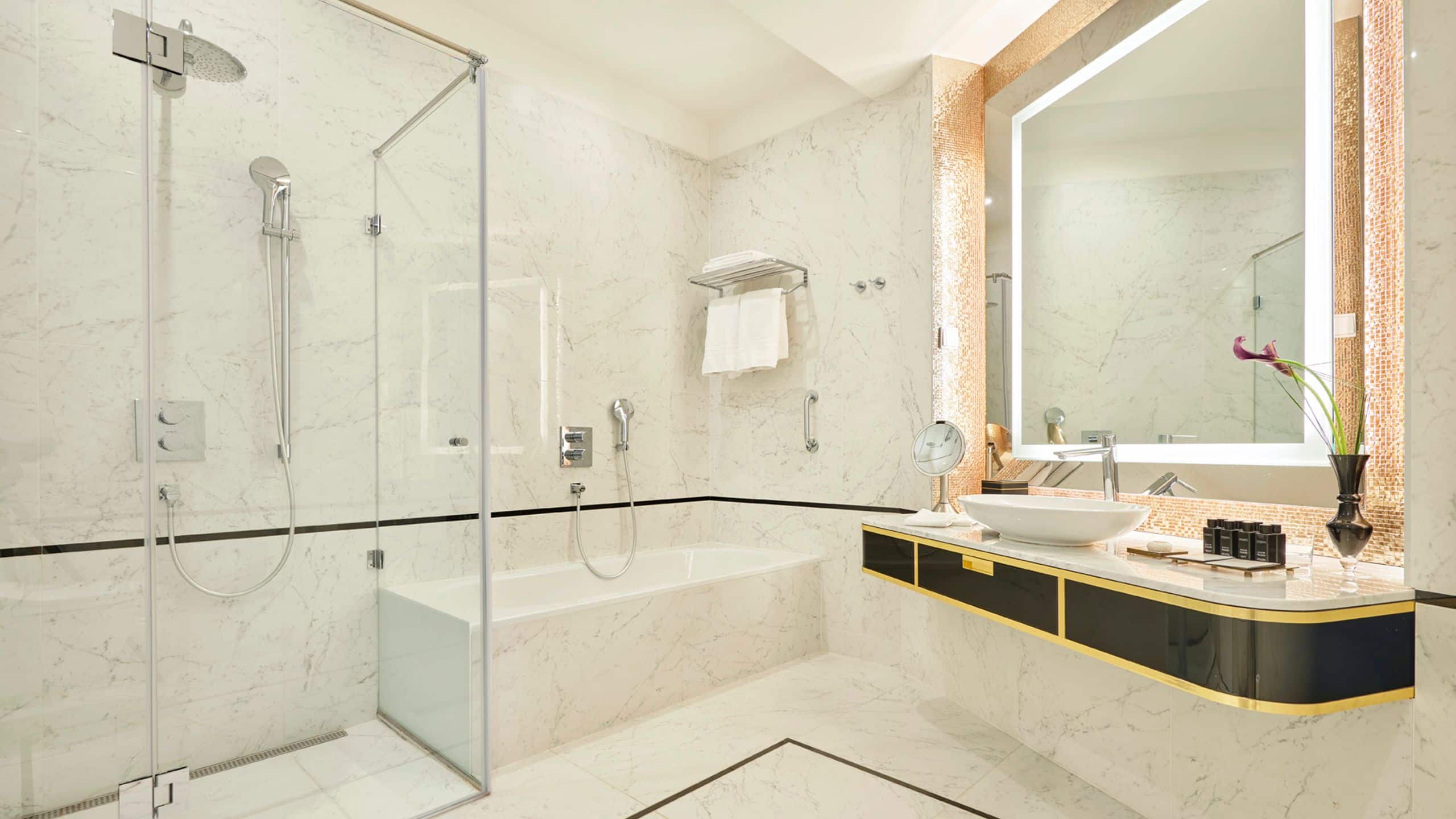 Brudern Executive Suite, with private meeting room - Image 3